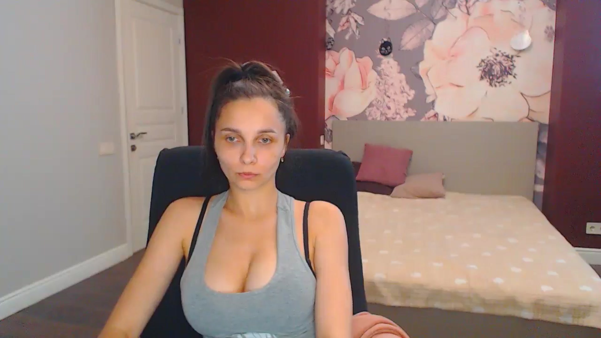 Gallery image thumbnail from Karina_Mils's myfreecams stream on, 07/14/2024, 12:24 image 19 of 20