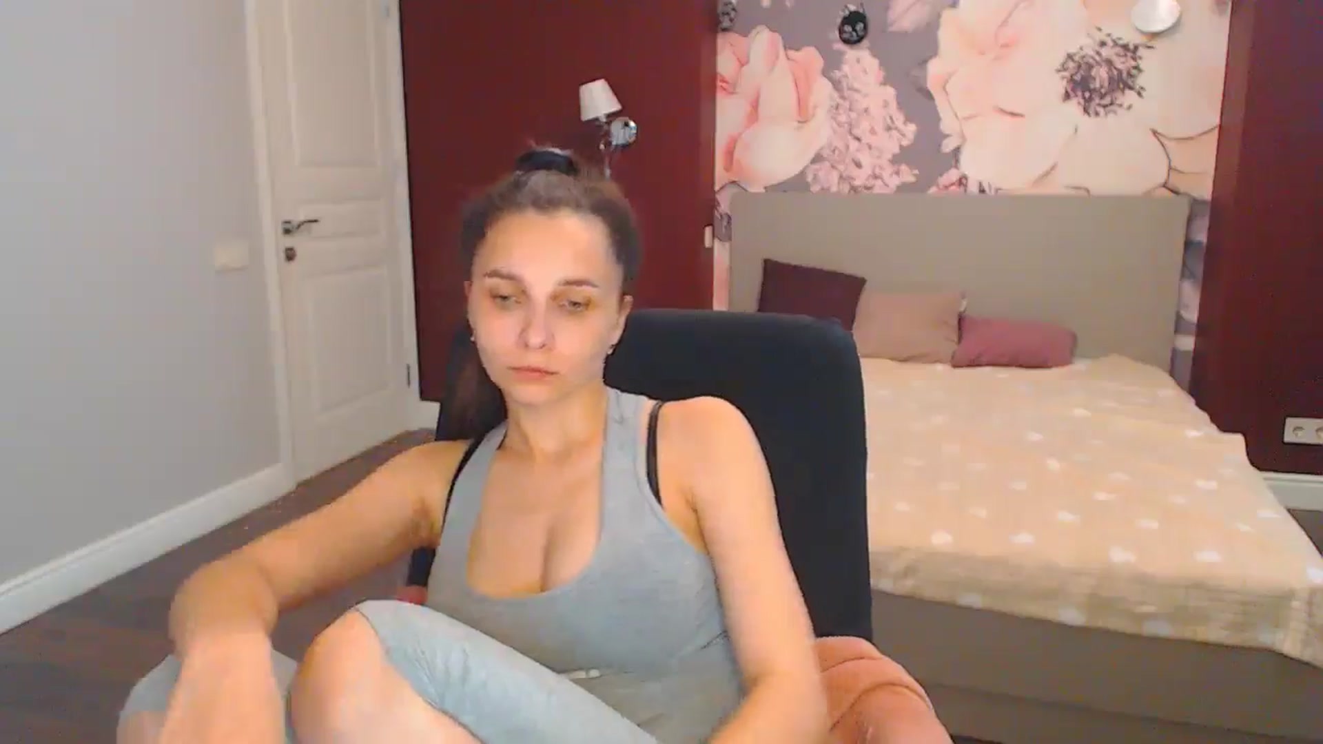 Gallery image thumbnail from Karina_Mils's myfreecams stream on, 07/15/2024, 10:33 image 10 of 20