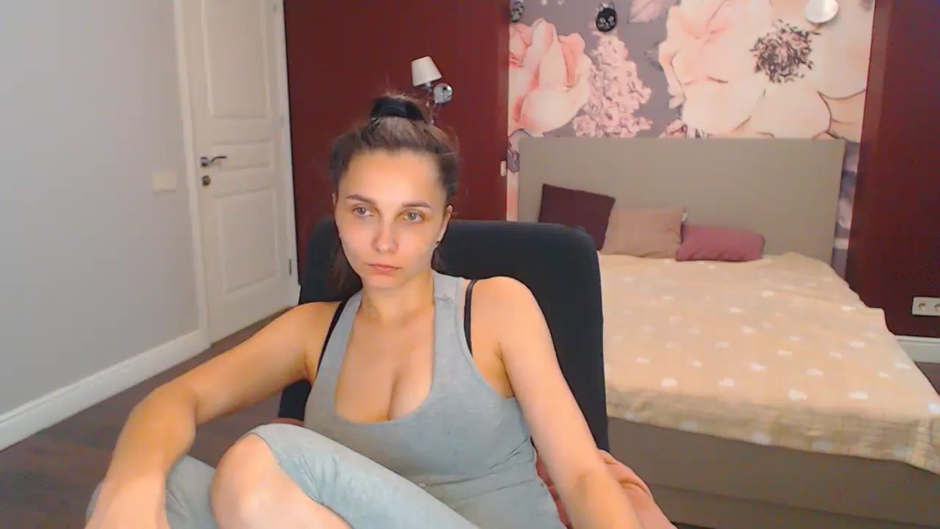 Gallery image thumbnail from Karina_Mils's myfreecams stream on, 07/15/2024, 10:33 image 5 of 20