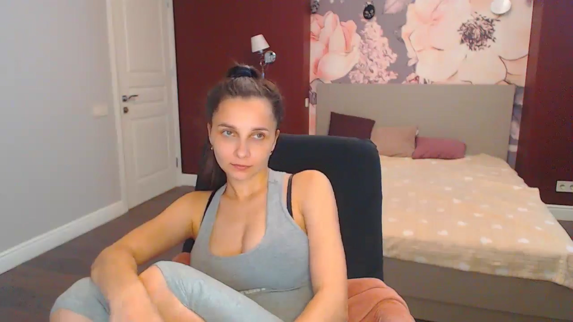 Gallery image thumbnail from Karina_Mils's myfreecams stream on, 07/15/2024, 10:33 image 19 of 20