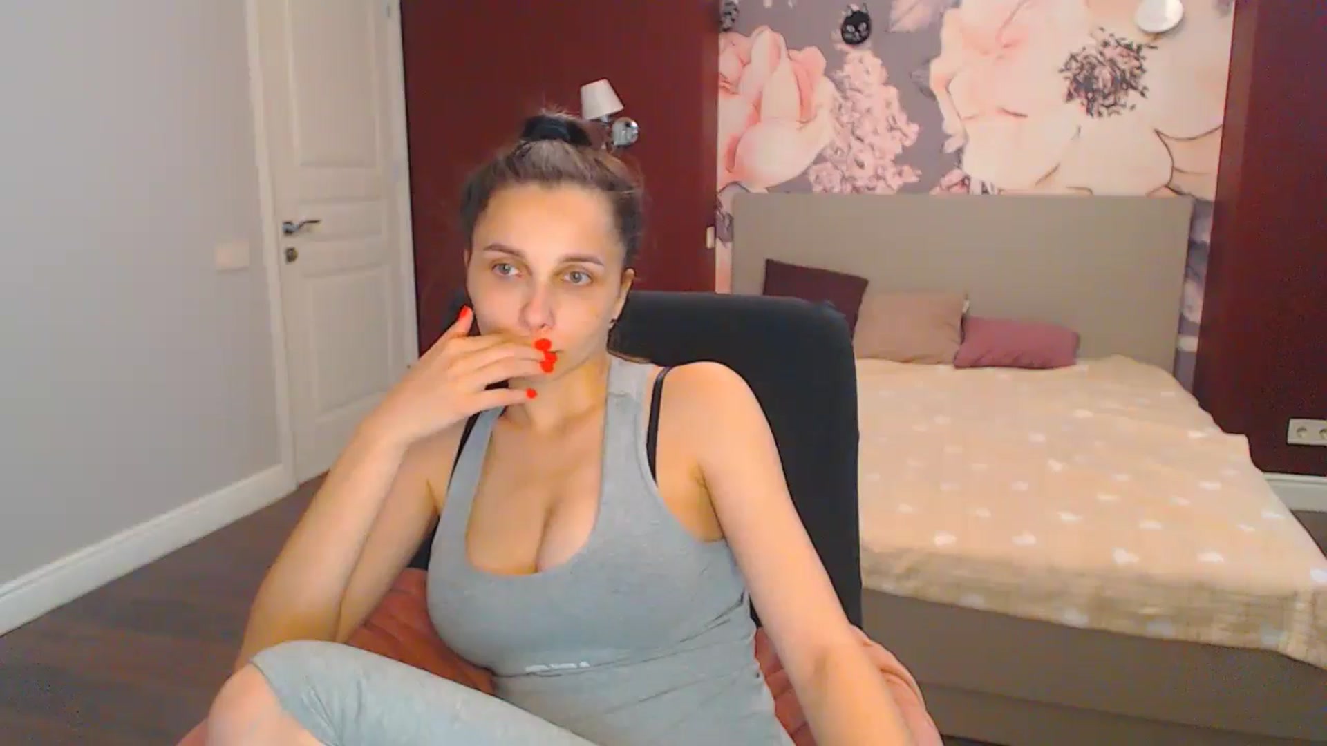 Gallery image thumbnail from Karina_Mils's myfreecams stream on, 07/15/2024, 10:33 image 3 of 20