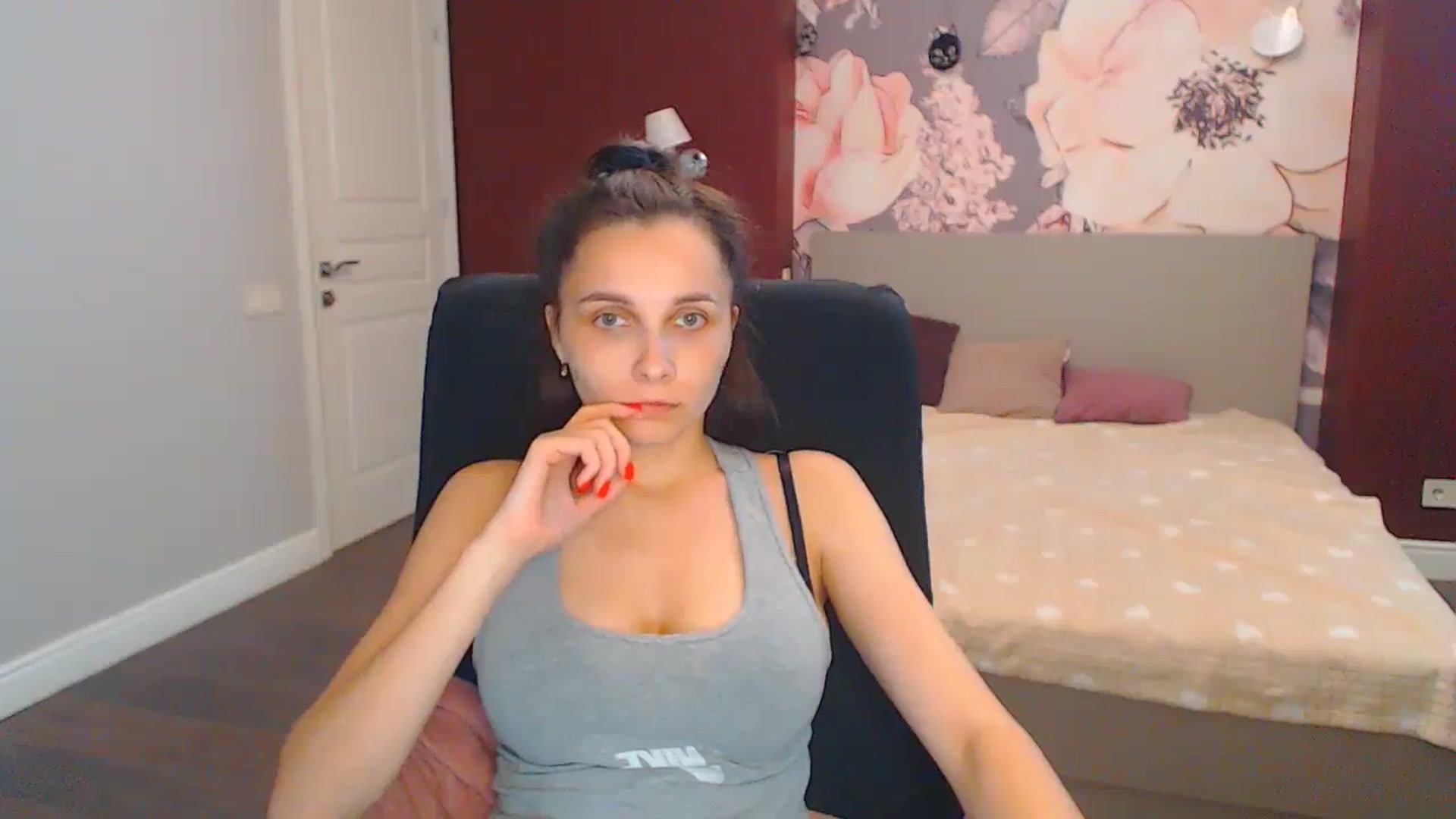 Gallery image thumbnail from Karina_Mils's myfreecams stream on, 07/15/2024, 12:04 image 10 of 20