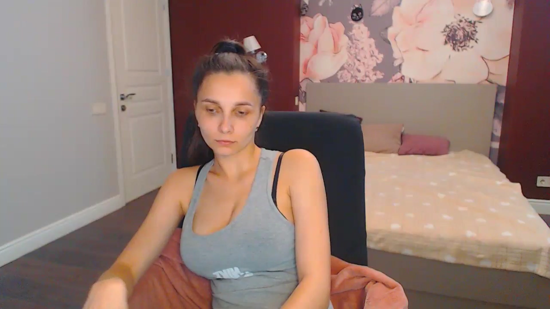 Gallery image thumbnail from Karina_Mils's myfreecams stream on, 07/15/2024, 12:04 image 4 of 20