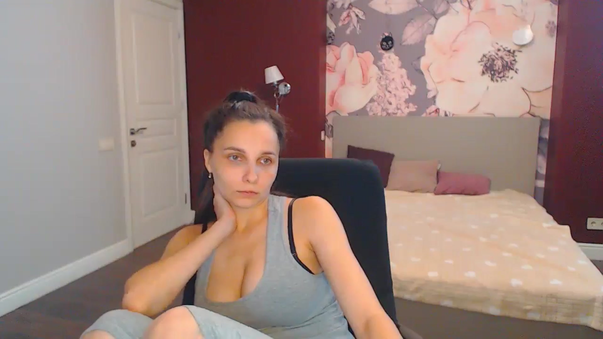 Gallery image thumbnail from Karina_Mils's myfreecams stream on, 07/15/2024, 12:04 image 17 of 20