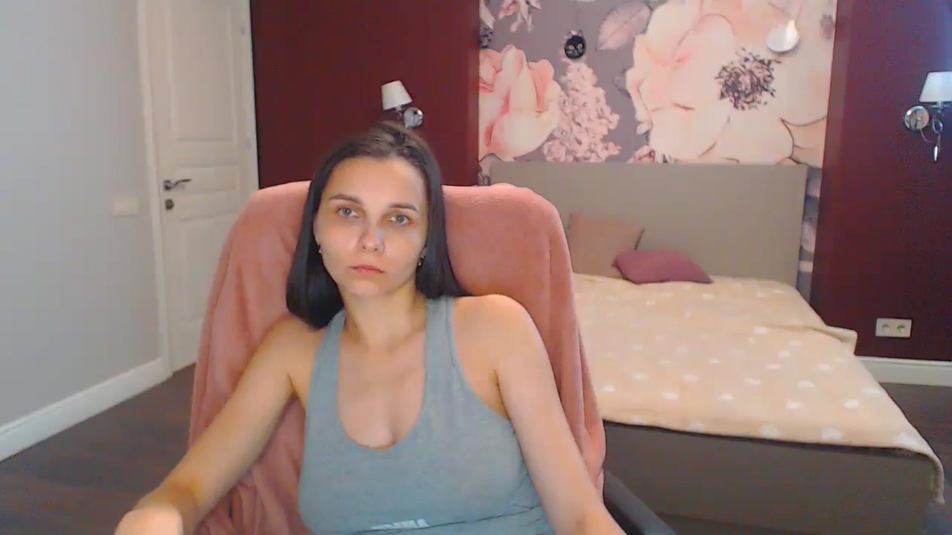Gallery image thumbnail from Karina_Mils's myfreecams stream on, 07/18/2024, 12:06 image 12 of 20