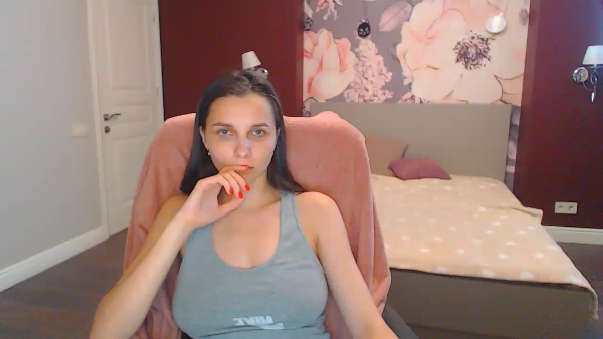 Gallery image thumbnail from Karina_Mils's myfreecams stream on, 07/18/2024, 12:06 image 16 of 20