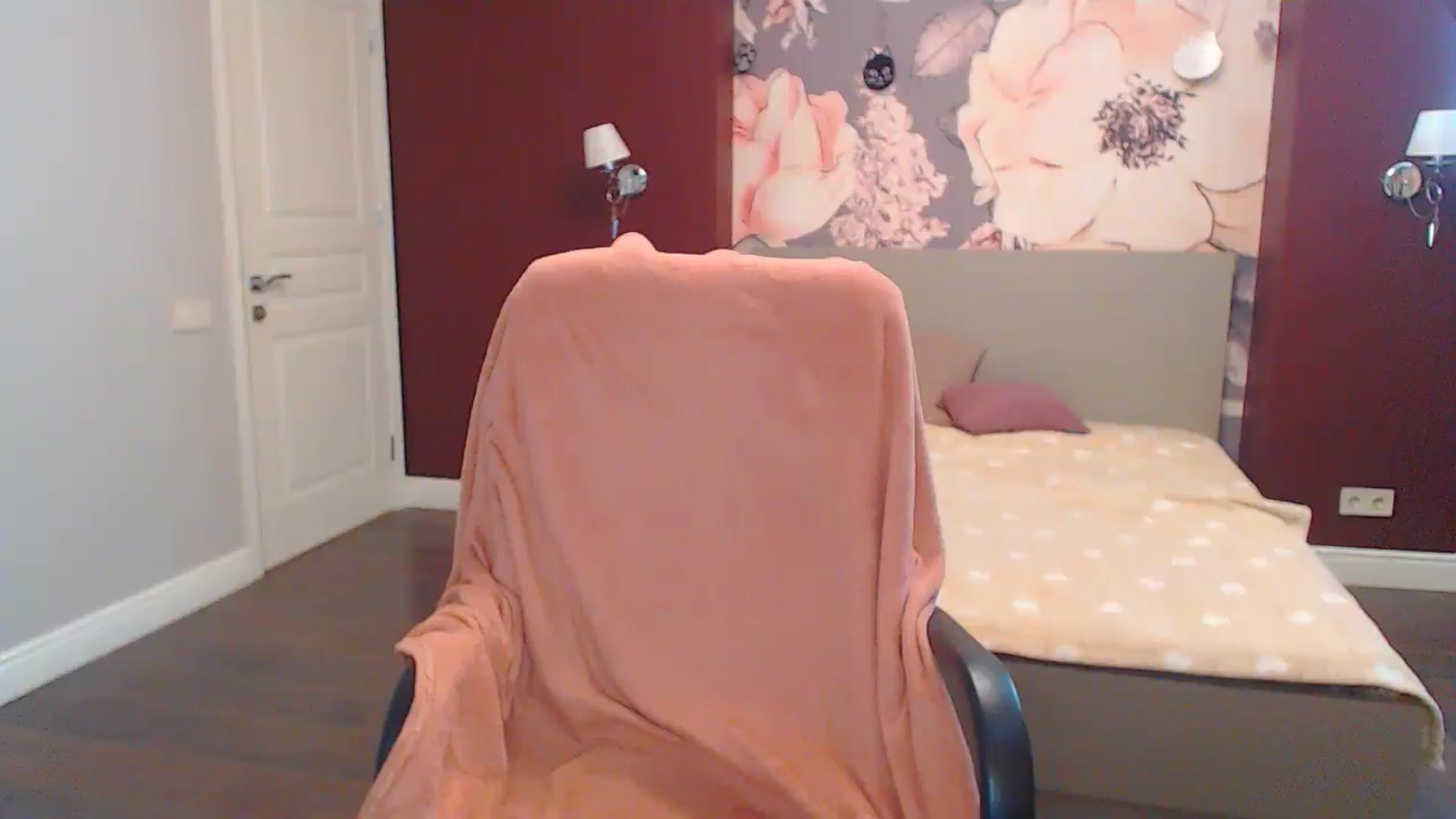 Gallery image thumbnail from Karina_Mils's myfreecams stream on, 07/18/2024, 12:06 image 13 of 20