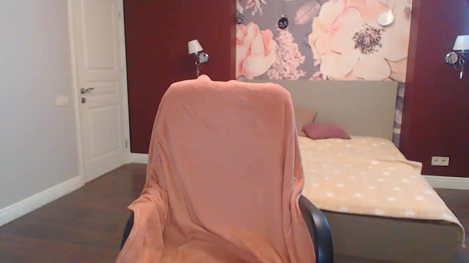 Gallery image thumbnail from Karina_Mils's myfreecams stream on, 07/18/2024, 12:06 image 14 of 20