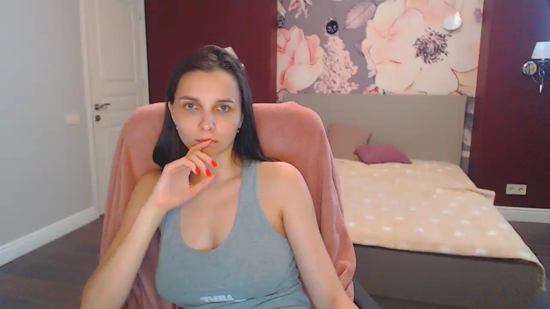 Gallery image thumbnail from Karina_Mils's myfreecams stream on, 07/18/2024, 12:06 image 7 of 20