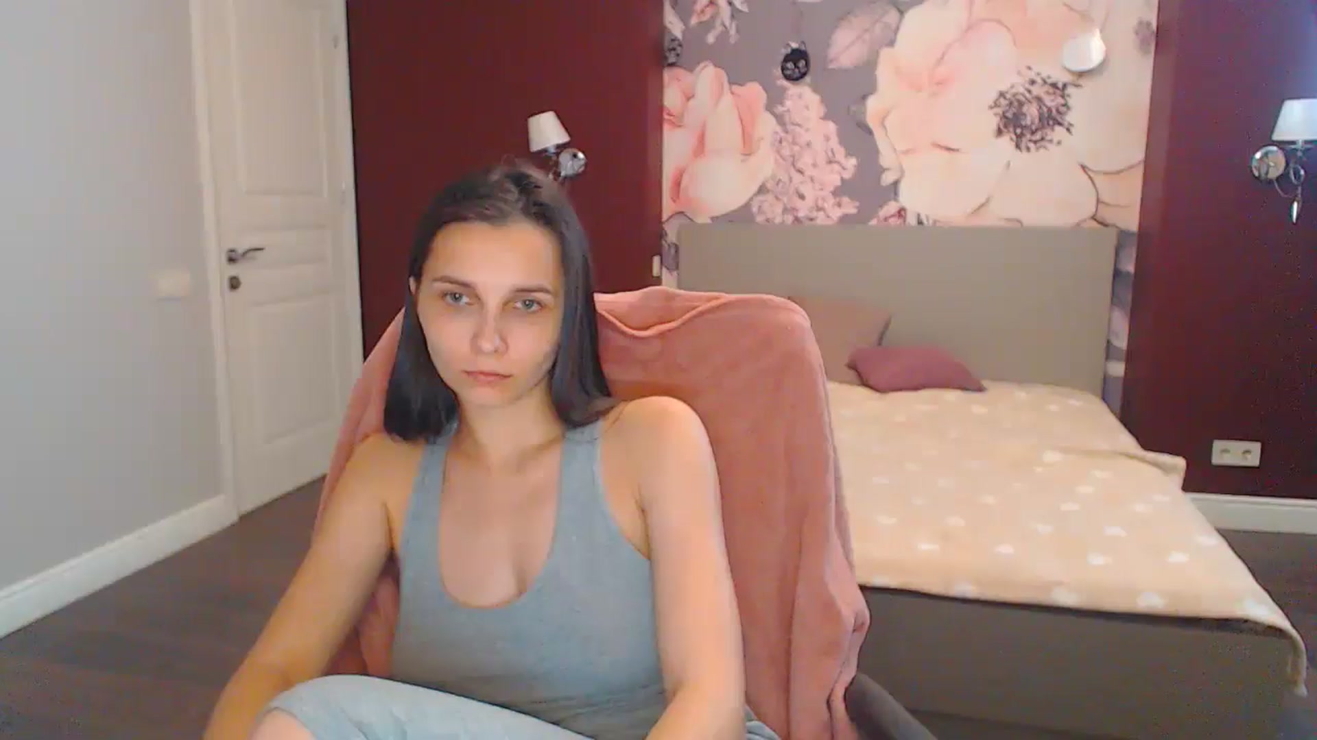 Gallery image thumbnail from Karina_Mils's myfreecams stream on, 07/18/2024, 12:29 image 6 of 20