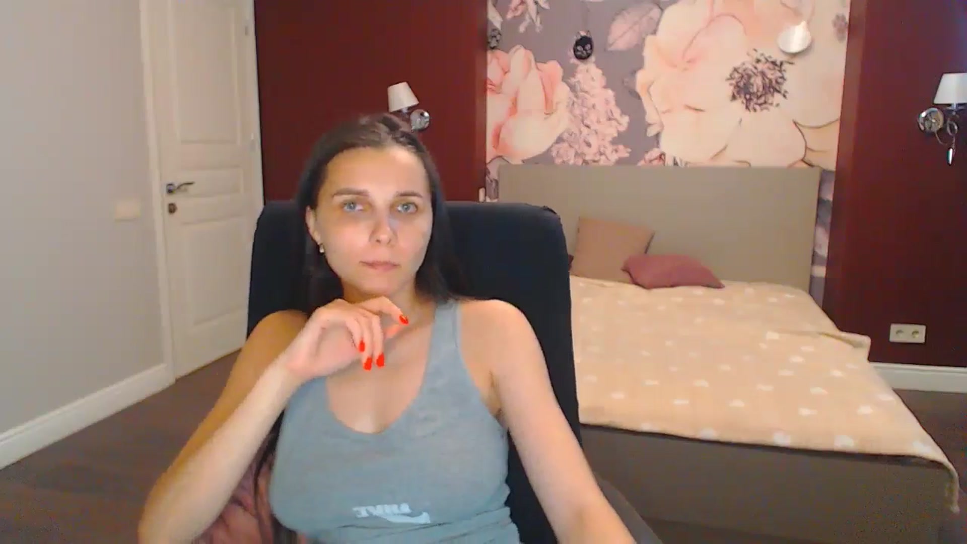 Gallery image thumbnail from Karina_Mils's myfreecams stream on, 07/18/2024, 12:54 image 10 of 20