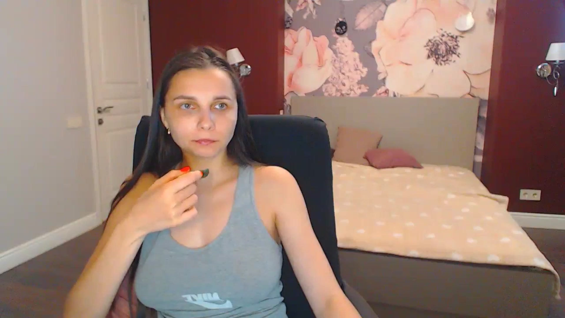Gallery image thumbnail from Karina_Mils's myfreecams stream on, 07/18/2024, 12:54 image 4 of 20