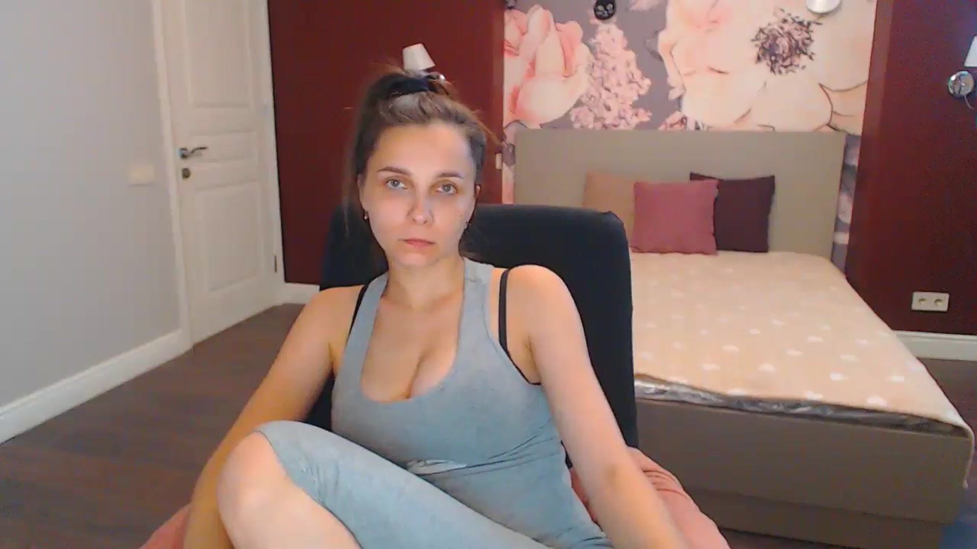 Gallery image thumbnail from Karina_Mils's myfreecams stream on, 07/19/2024, 14:00 image 2 of 20
