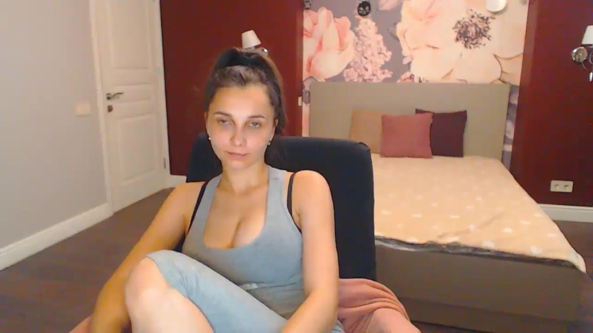 Gallery image thumbnail from Karina_Mils's myfreecams stream on, 07/19/2024, 17:11 image 5 of 20