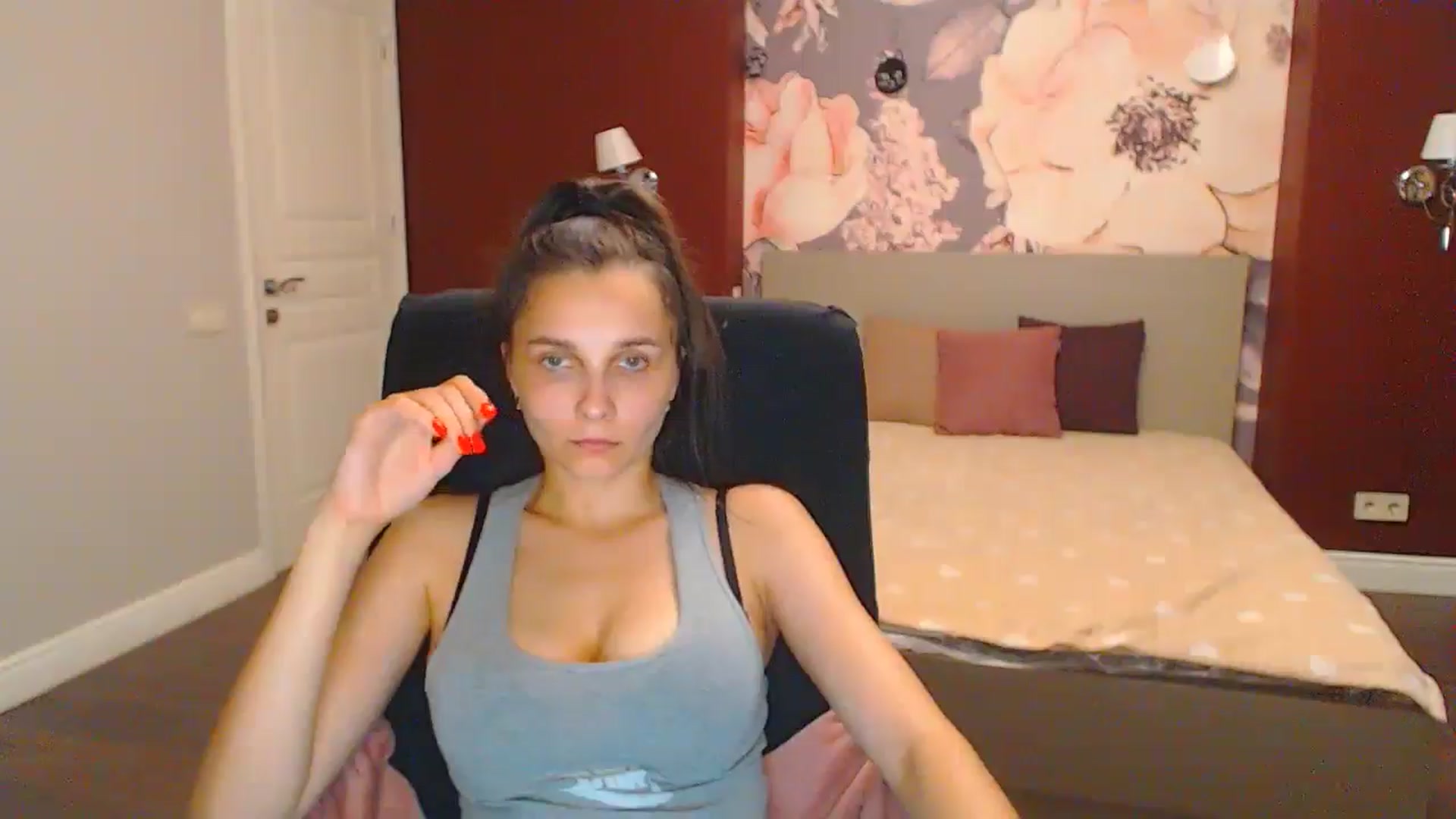 Gallery image thumbnail from Karina_Mils's myfreecams stream on, 07/19/2024, 17:11 image 19 of 20