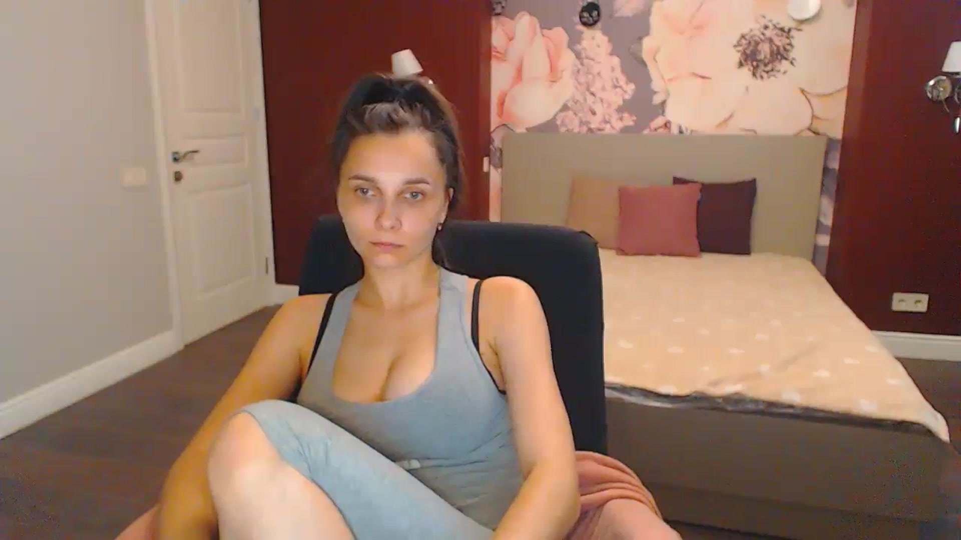 Gallery image thumbnail from Karina_Mils's myfreecams stream on, 07/19/2024, 17:11 image 3 of 20