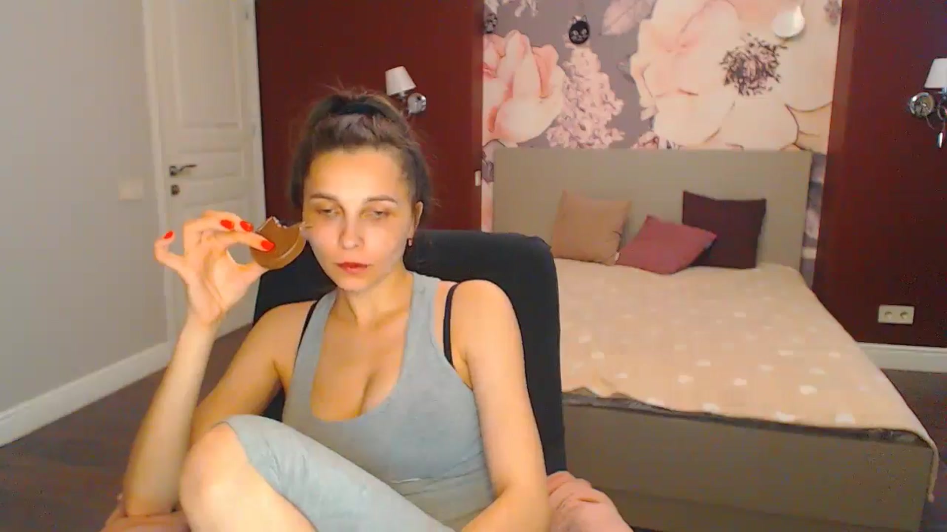 Gallery image thumbnail from Karina_Mils's myfreecams stream on, 07/20/2024, 15:56 image 4 of 20
