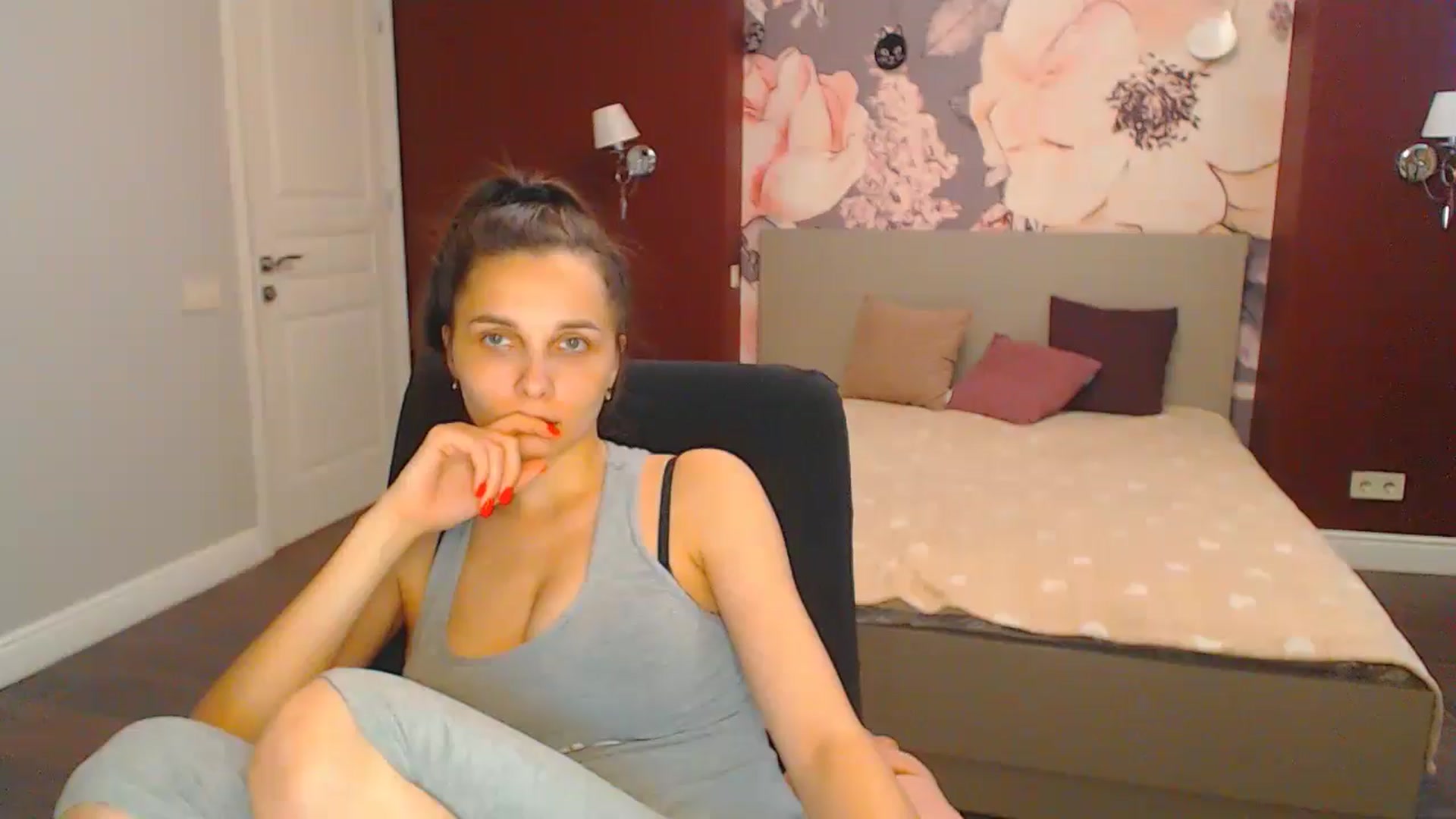 Gallery image thumbnail from Karina_Mils's myfreecams stream on, 07/20/2024, 15:56 image 12 of 20