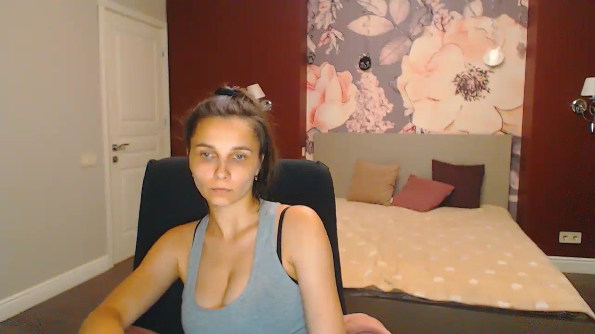 Gallery image thumbnail from Karina_Mils's myfreecams stream on, 07/20/2024, 17:52 image 17 of 20