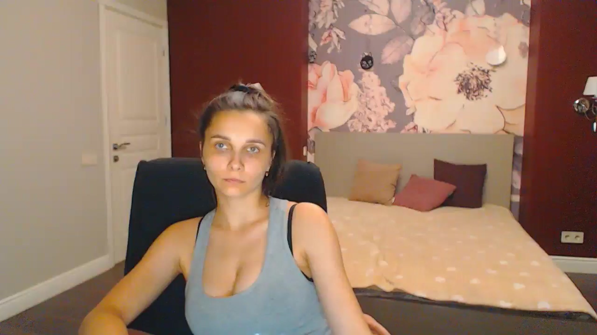 Gallery image thumbnail from Karina_Mils's myfreecams stream on, 07/20/2024, 17:52 image 8 of 20