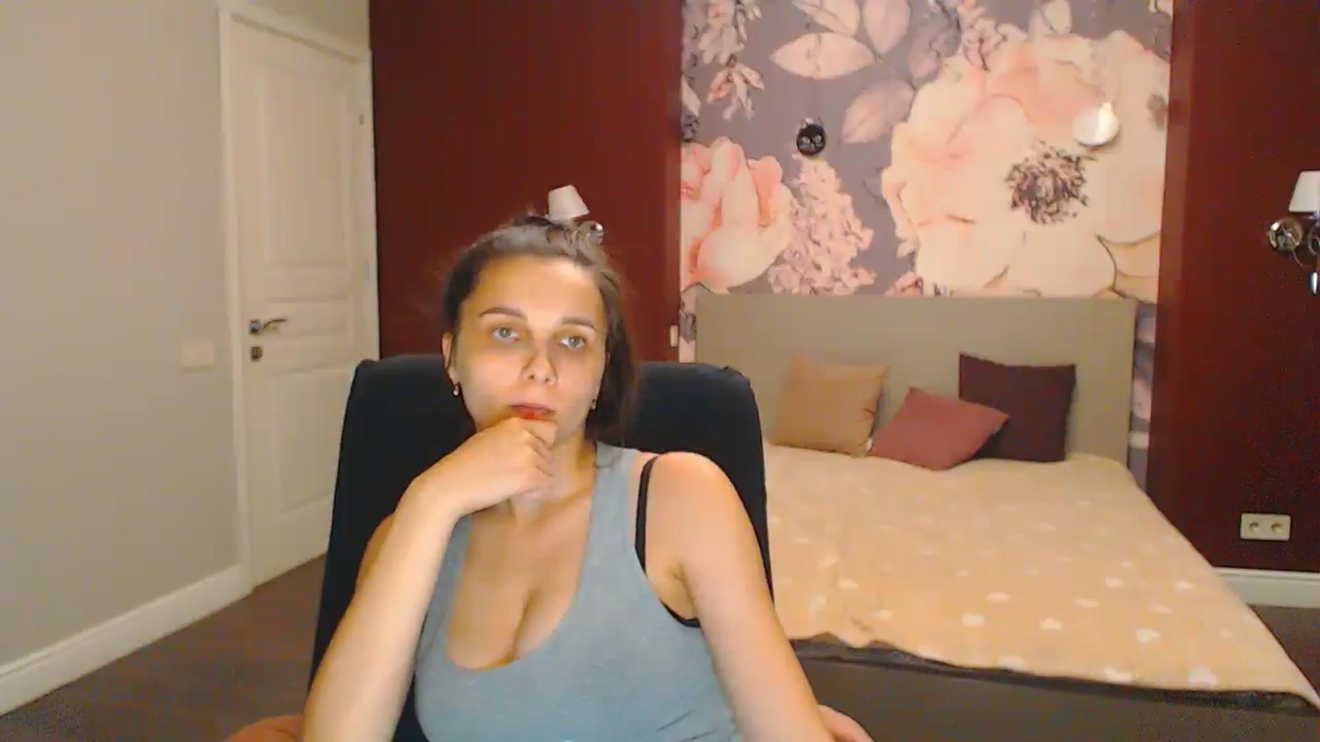Gallery image thumbnail from Karina_Mils's myfreecams stream on, 07/20/2024, 17:52 image 13 of 20