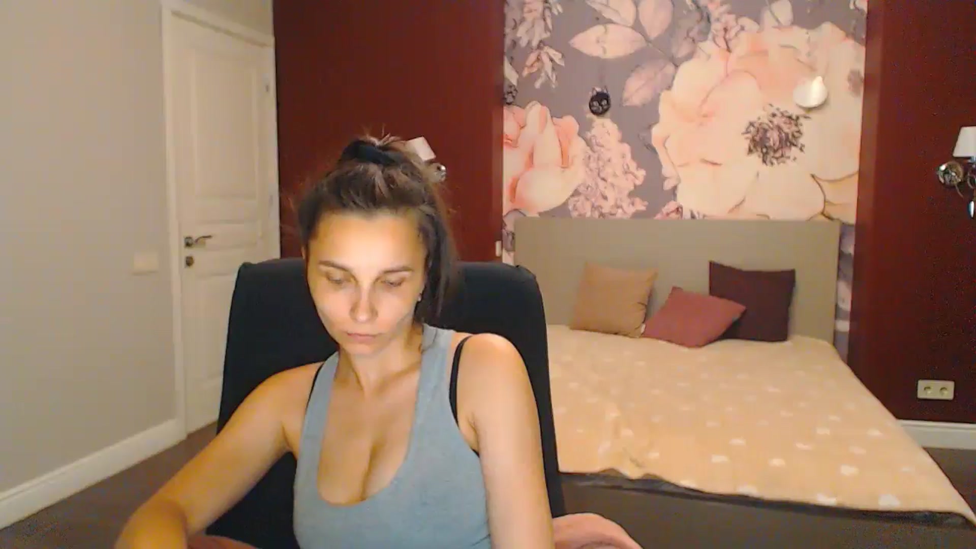 Gallery image thumbnail from Karina_Mils's myfreecams stream on, 07/20/2024, 17:52 image 12 of 20