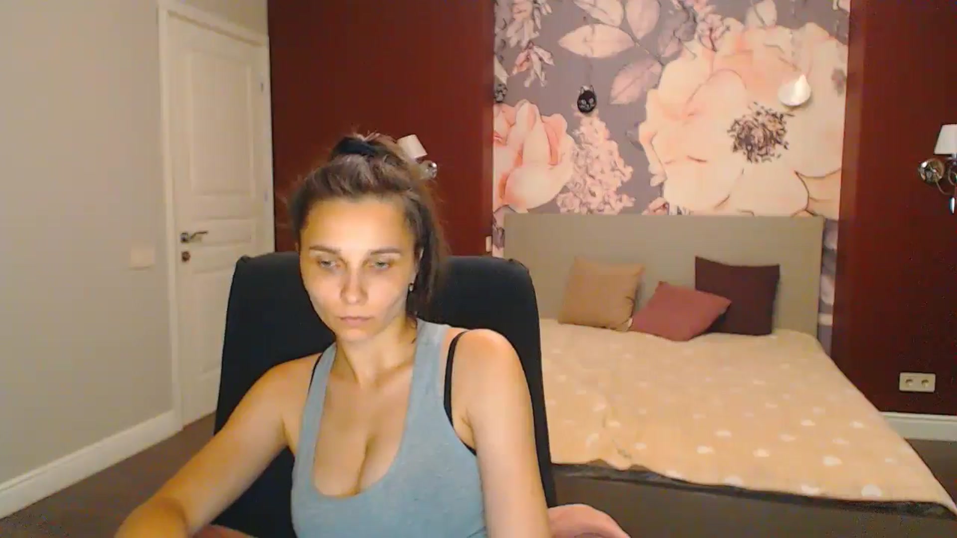 Gallery image thumbnail from Karina_Mils's myfreecams stream on, 07/20/2024, 17:52 image 16 of 20