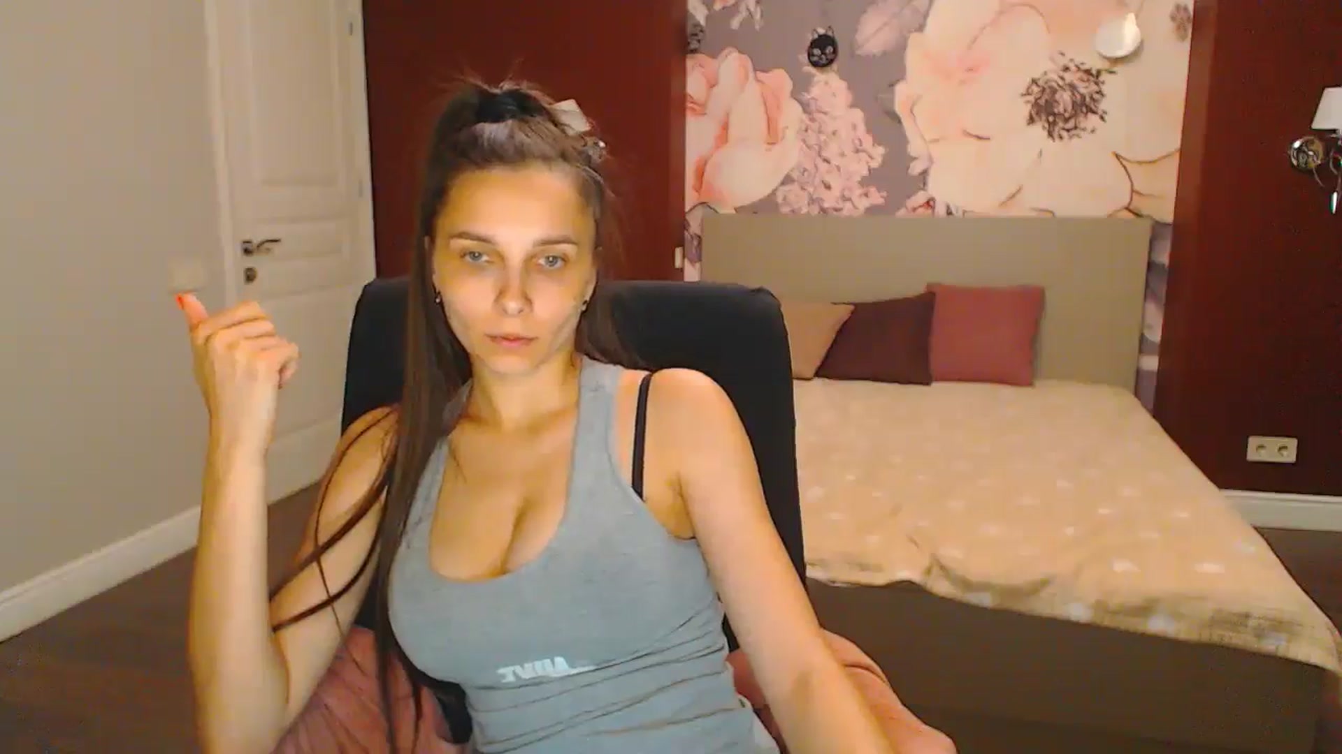 Gallery image thumbnail from Karina_Mils's myfreecams stream on, 07/21/2024, 17:48 image 17 of 20