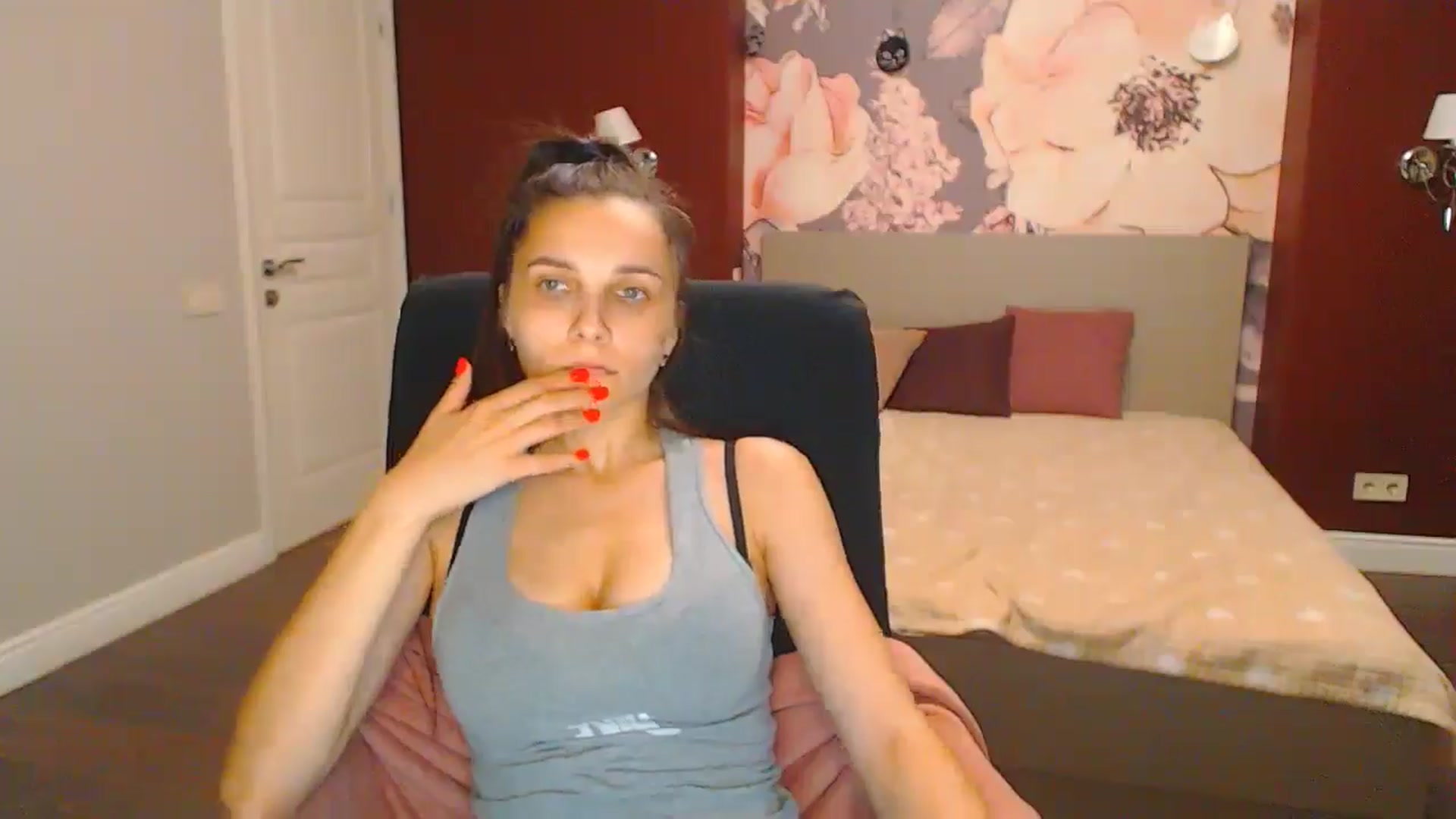Gallery image thumbnail from Karina_Mils's myfreecams stream on, 07/21/2024, 17:48 image 8 of 20