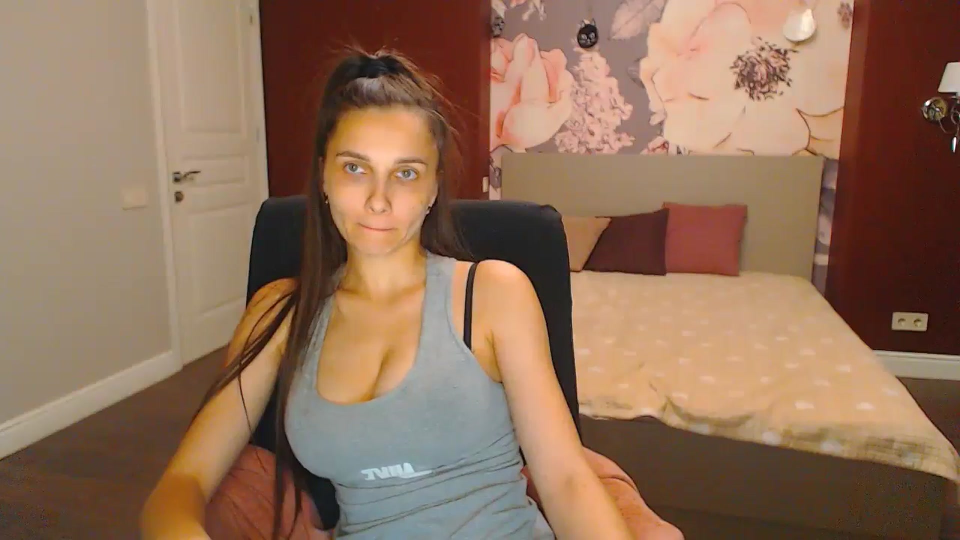 Gallery image thumbnail from Karina_Mils's myfreecams stream on, 07/21/2024, 17:48 image 13 of 20
