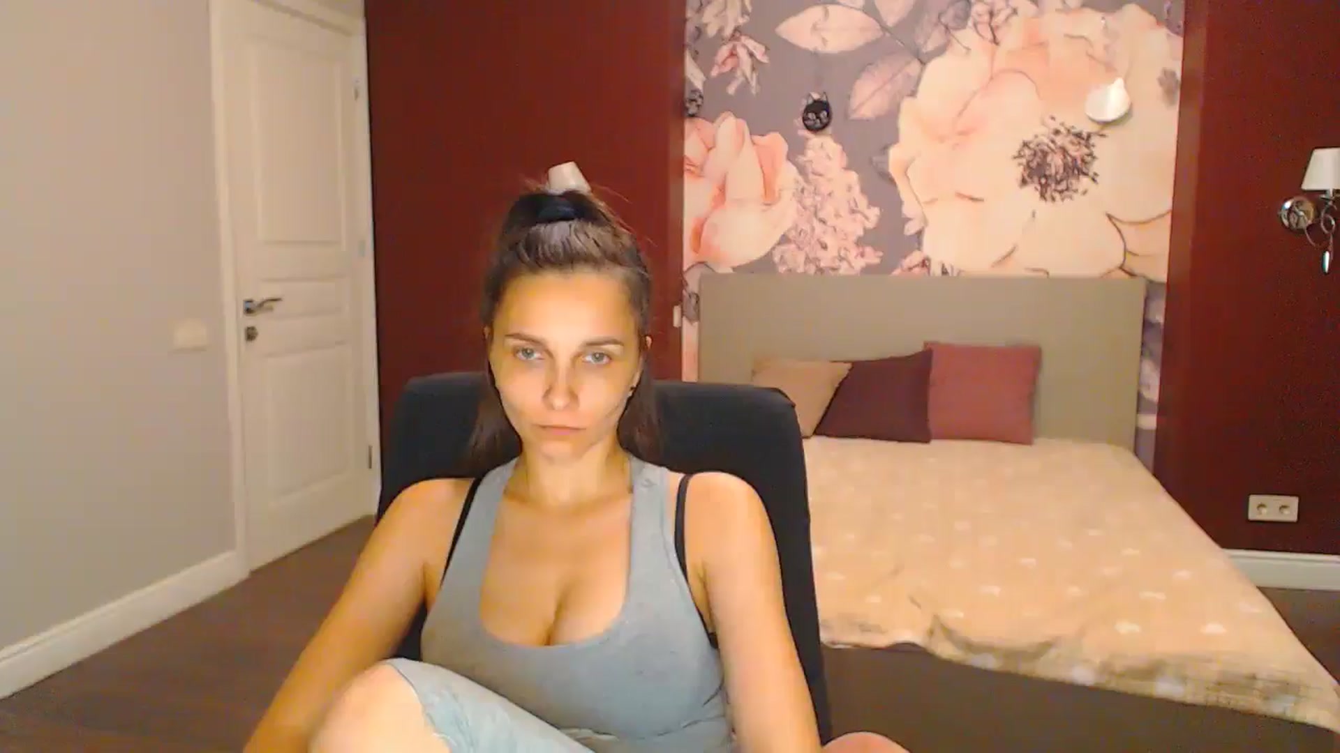 Gallery image thumbnail from Karina_Mils's myfreecams stream on, 07/21/2024, 19:08 image 2 of 20