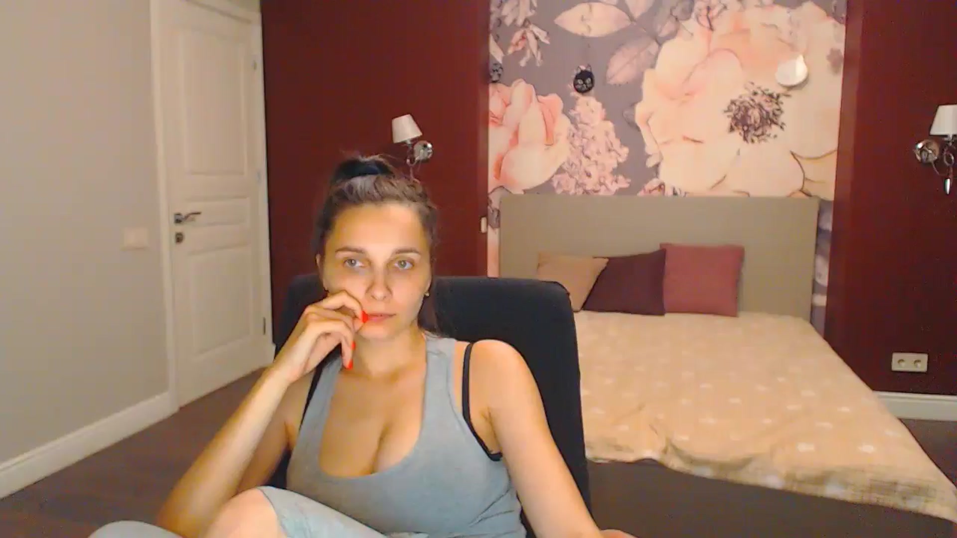 Gallery image thumbnail from Karina_Mils's myfreecams stream on, 07/21/2024, 19:08 image 13 of 20