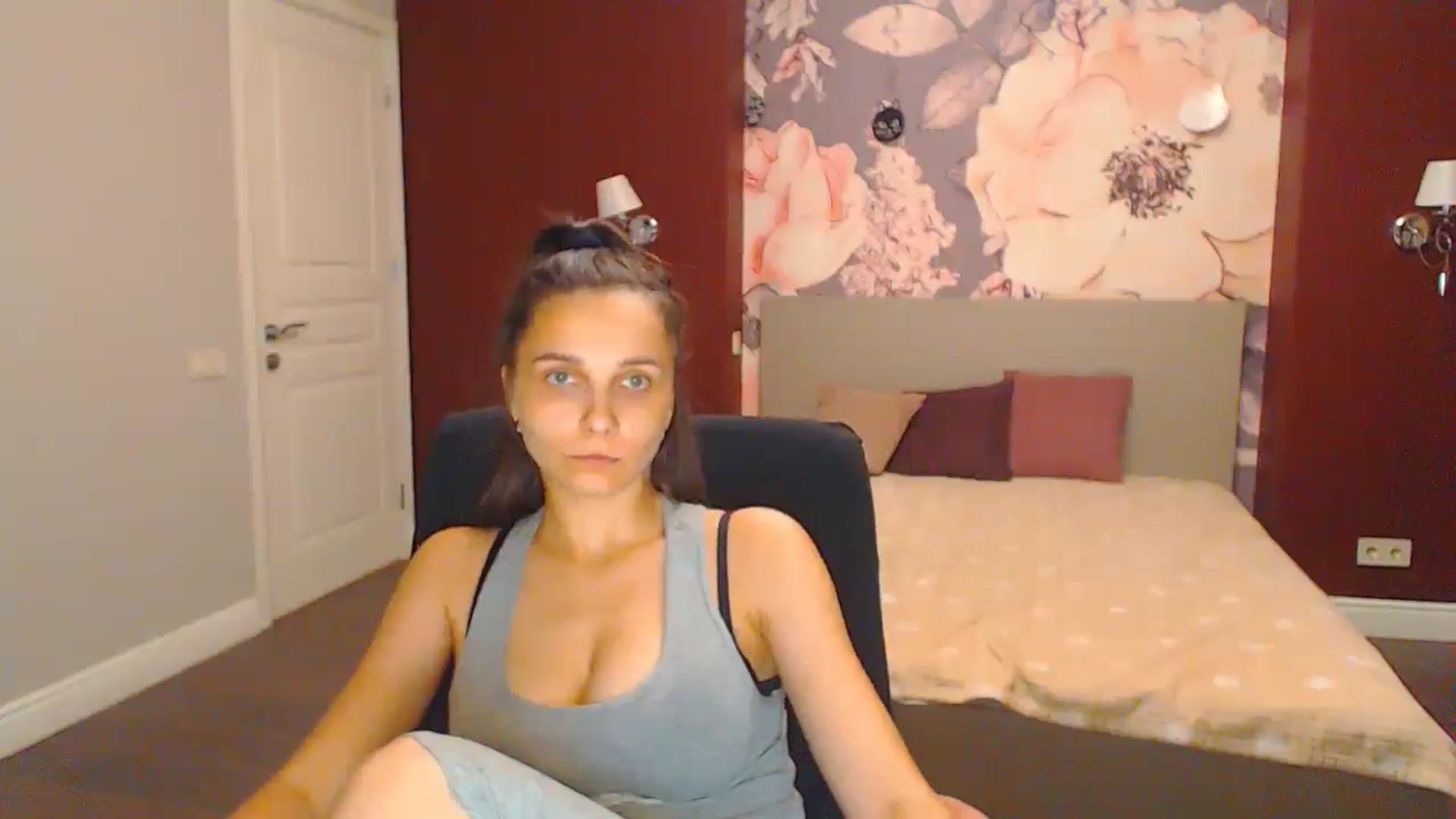 Gallery image thumbnail from Karina_Mils's myfreecams stream on, 07/21/2024, 19:08 image 8 of 20
