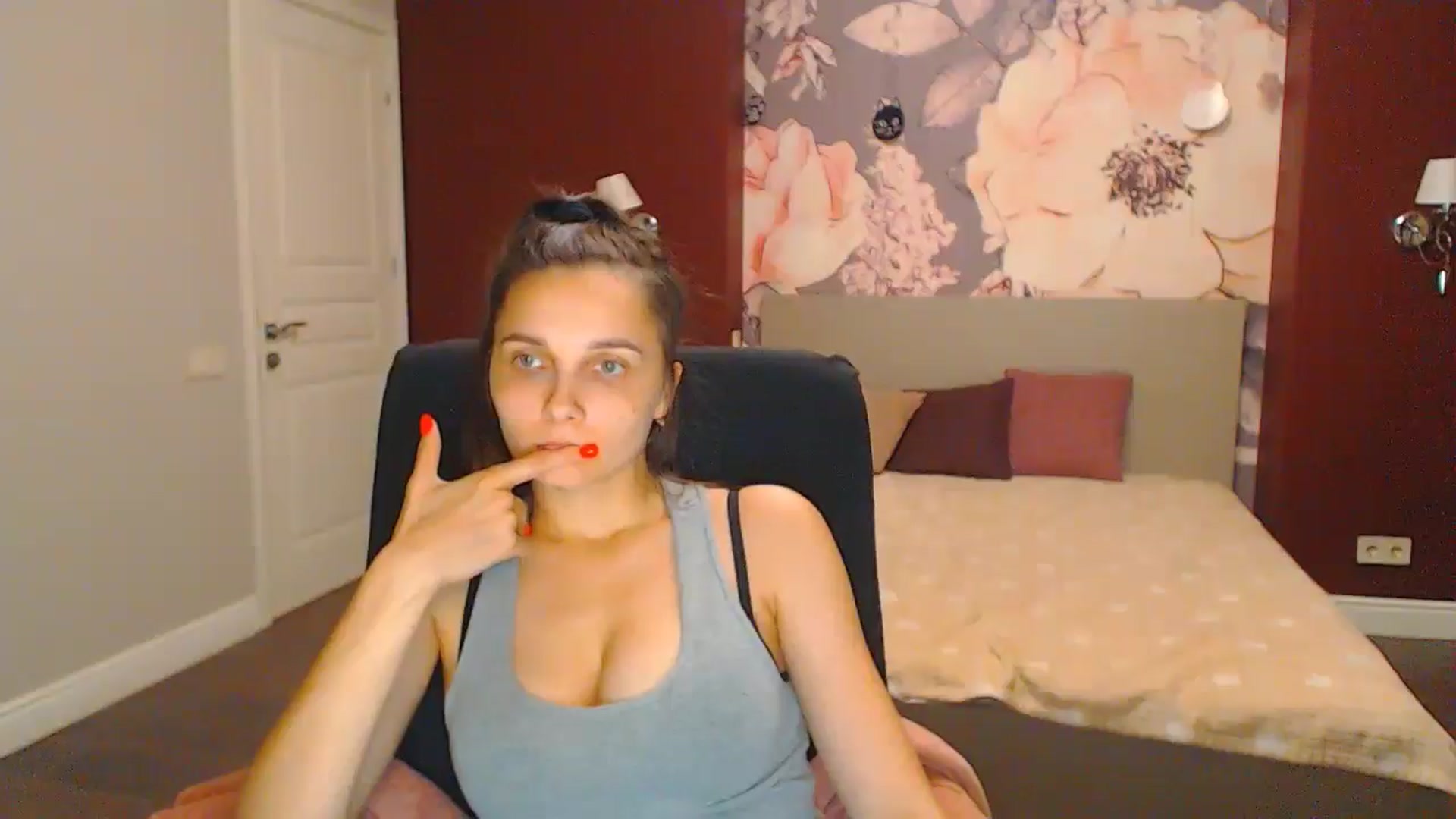Gallery image thumbnail from Karina_Mils's myfreecams stream on, 07/21/2024, 19:08 image 20 of 20