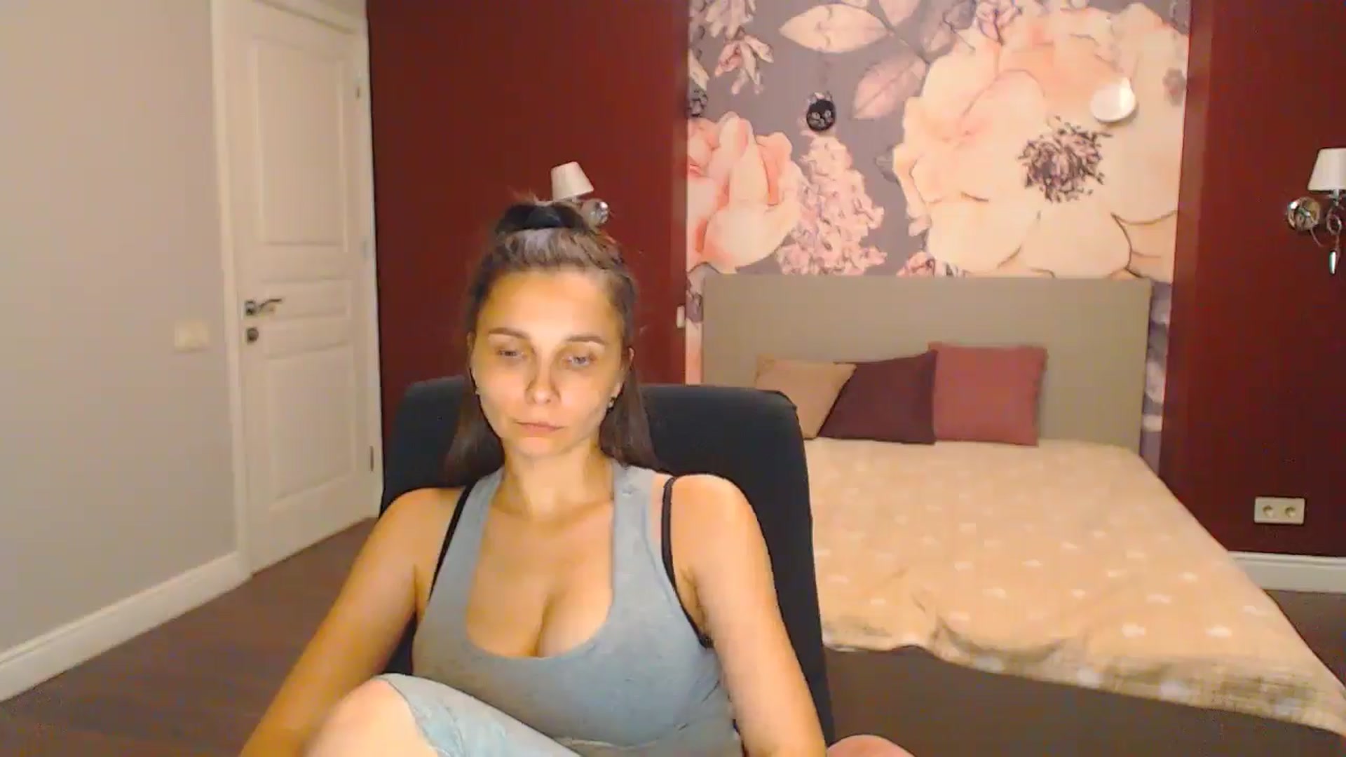 Gallery image thumbnail from Karina_Mils's myfreecams stream on, 07/21/2024, 19:08 image 6 of 20