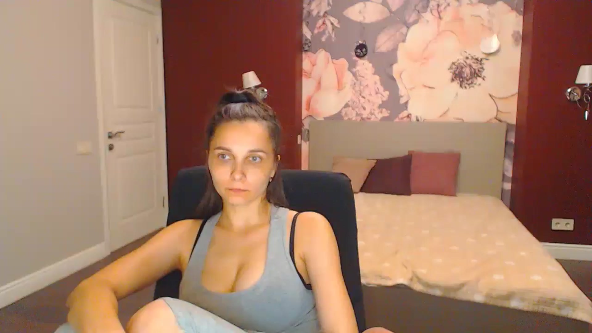Gallery image thumbnail from Karina_Mils's myfreecams stream on, 07/21/2024, 19:08 image 9 of 20
