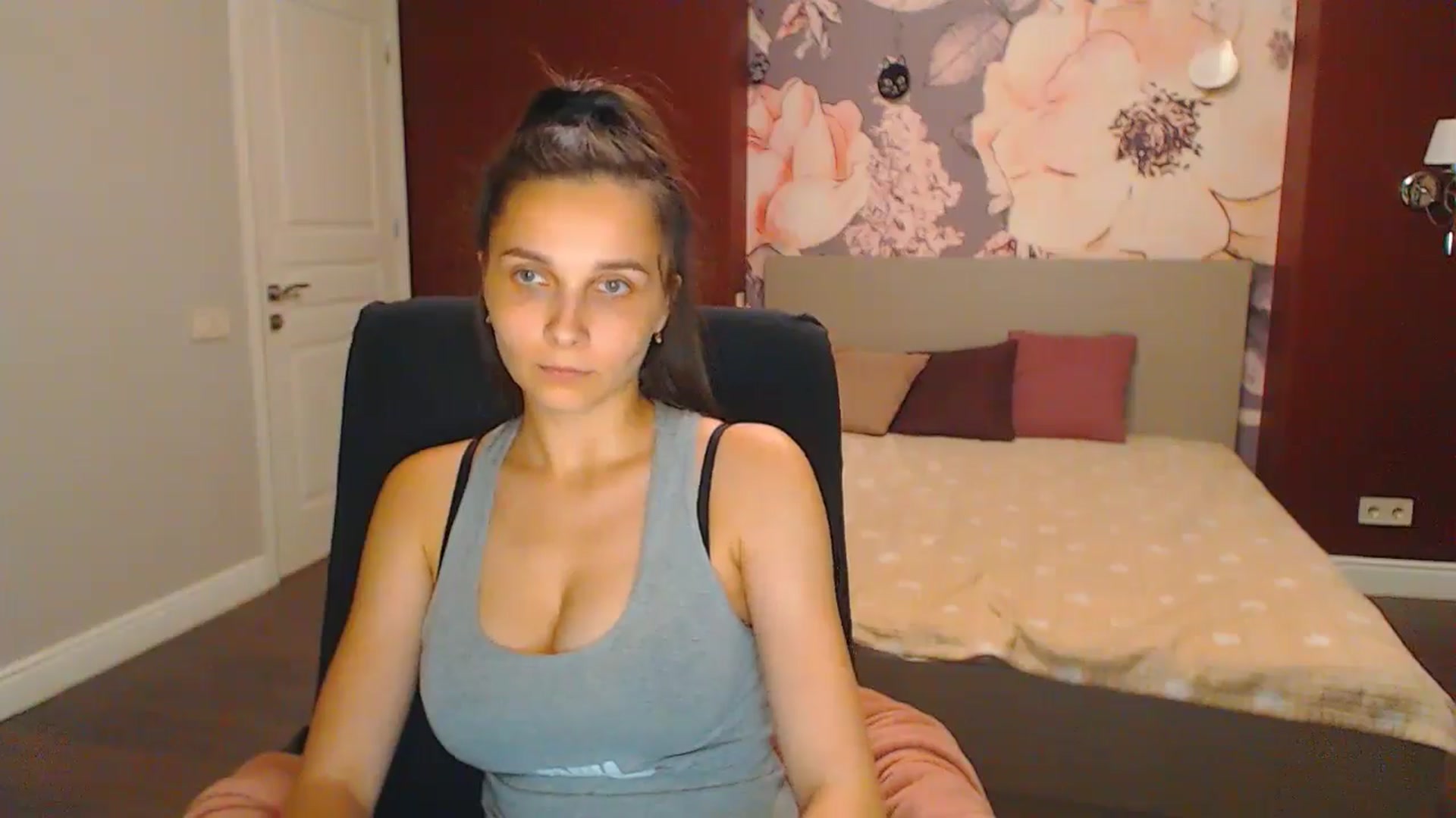 Gallery image thumbnail from Karina_Mils's myfreecams stream on, 07/21/2024, 19:52 image 17 of 20