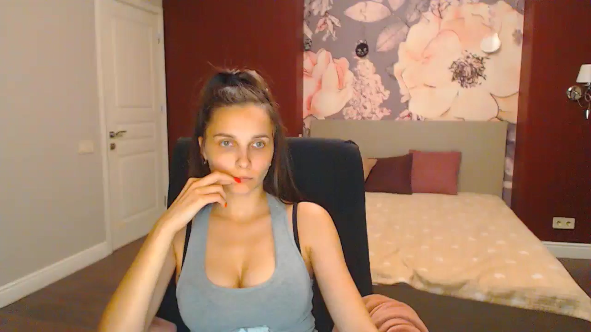 Gallery image thumbnail from Karina_Mils's myfreecams stream on, 07/21/2024, 19:52 image 19 of 20