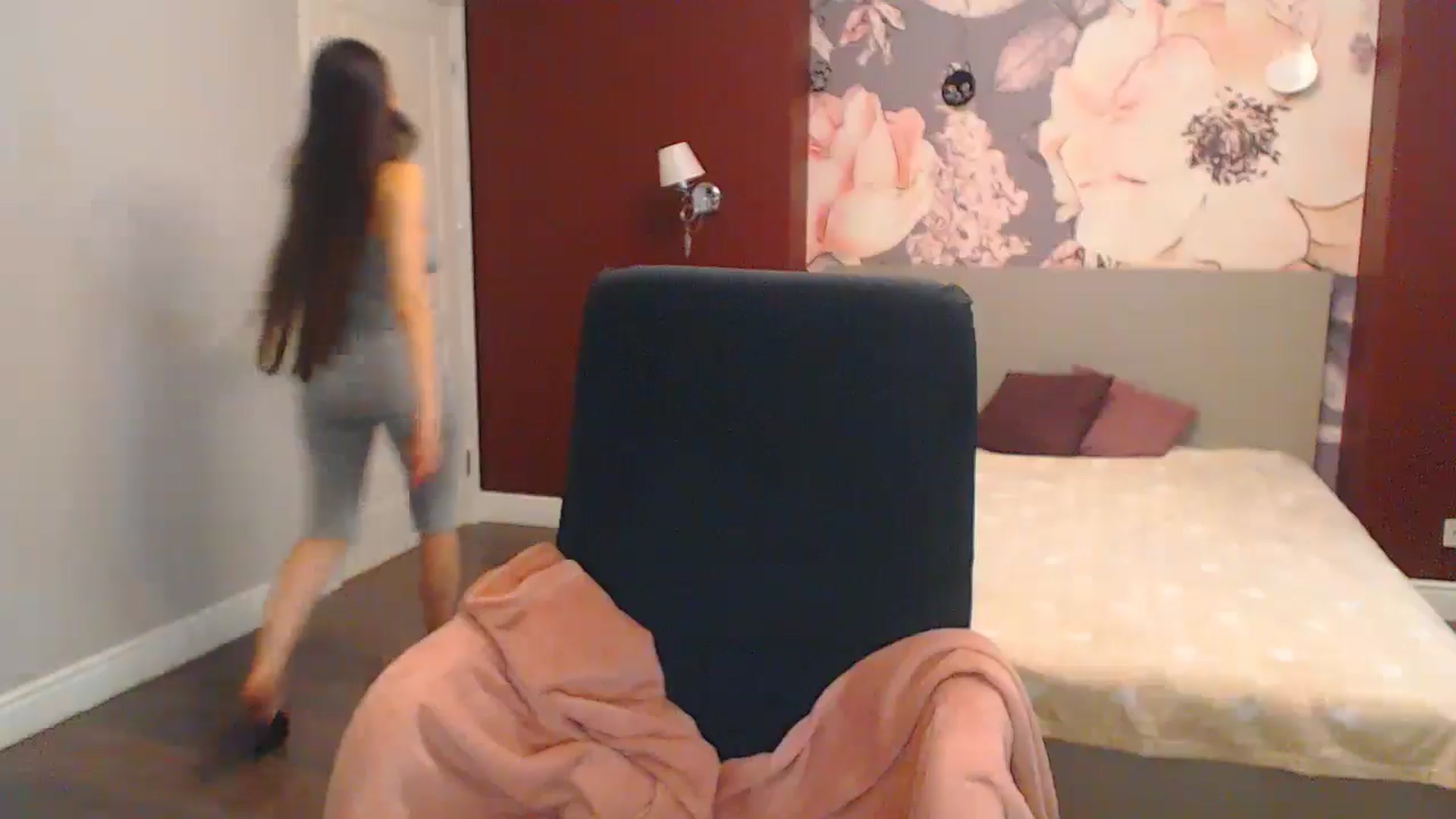 Gallery image thumbnail from Karina_Mils's myfreecams stream on, 07/25/2024, 11:04 image 17 of 20