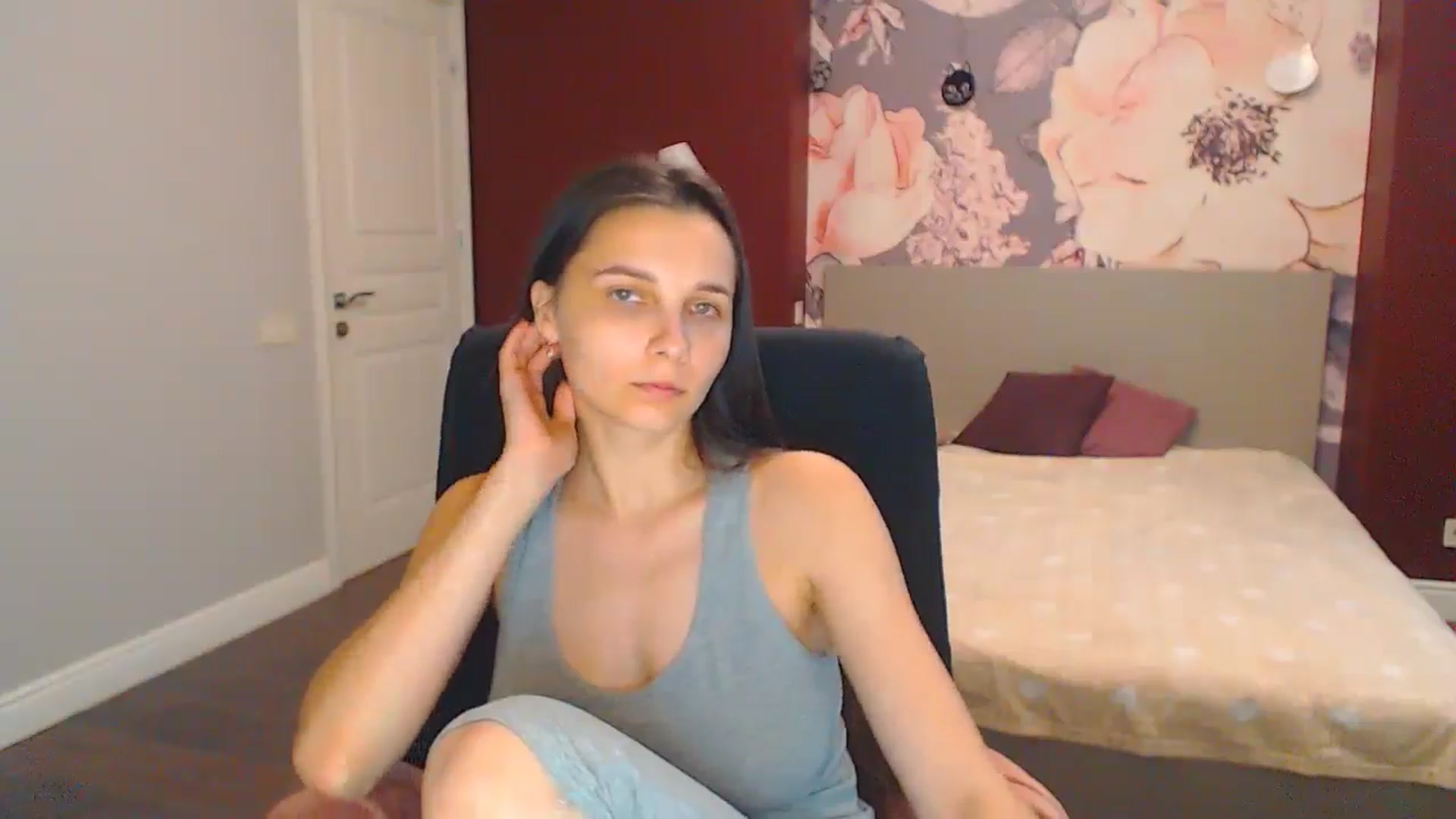 Gallery image thumbnail from Karina_Mils's myfreecams stream on, 07/25/2024, 11:04 image 18 of 20