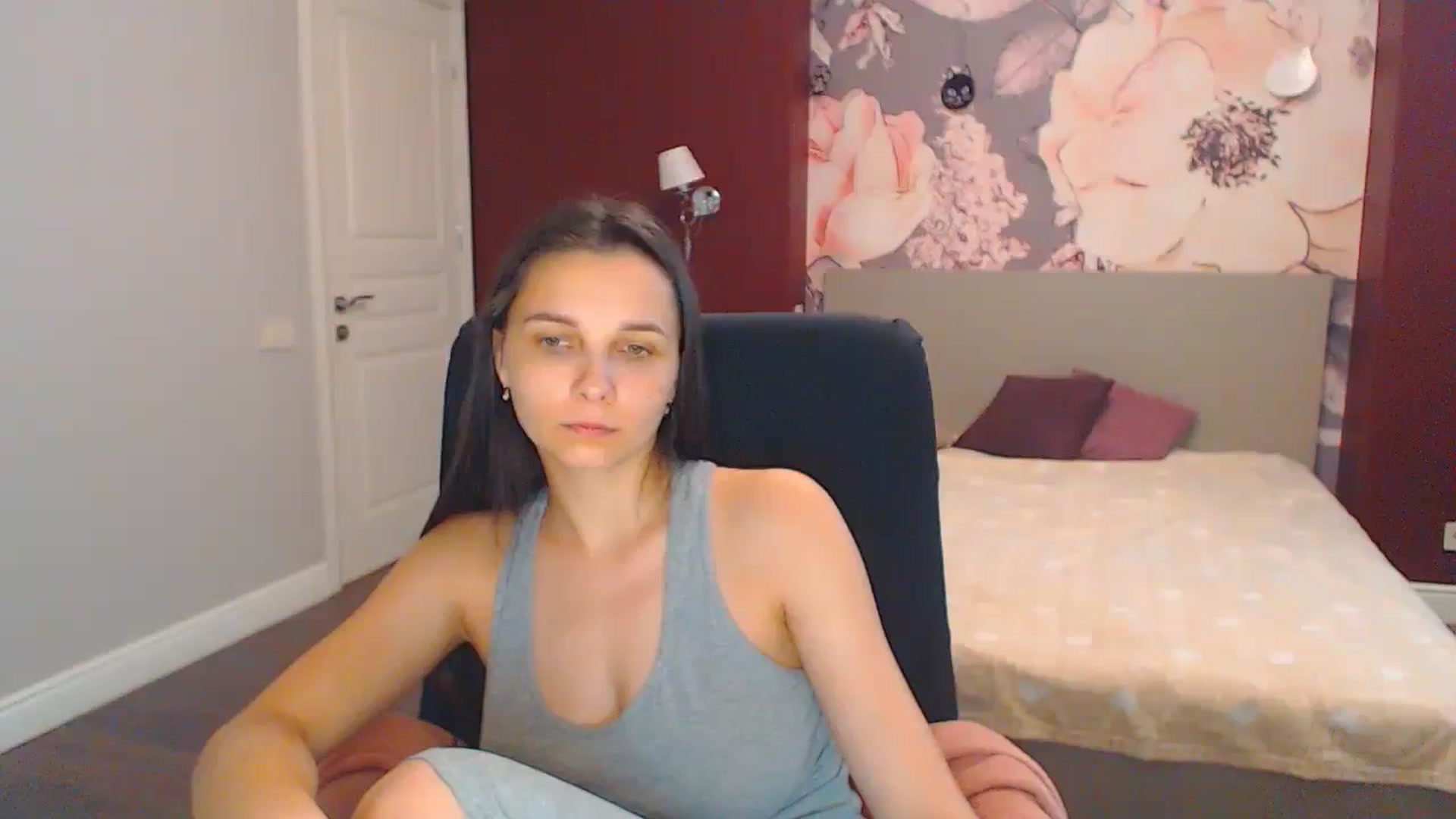 Gallery image thumbnail from Karina_Mils's myfreecams stream on, 07/25/2024, 11:04 image 10 of 20