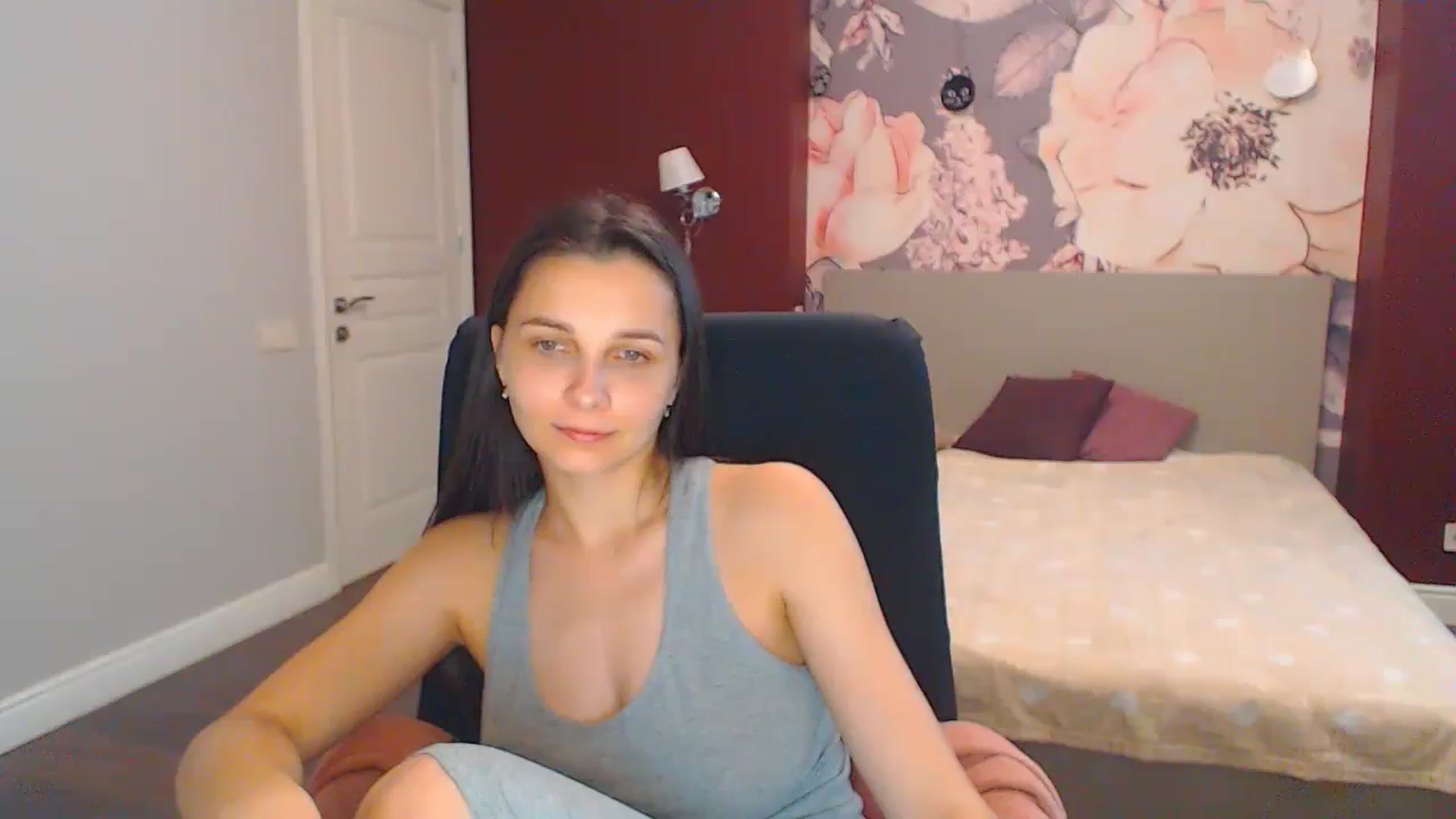 Gallery image thumbnail from Karina_Mils's myfreecams stream on, 07/25/2024, 11:04 image 7 of 20