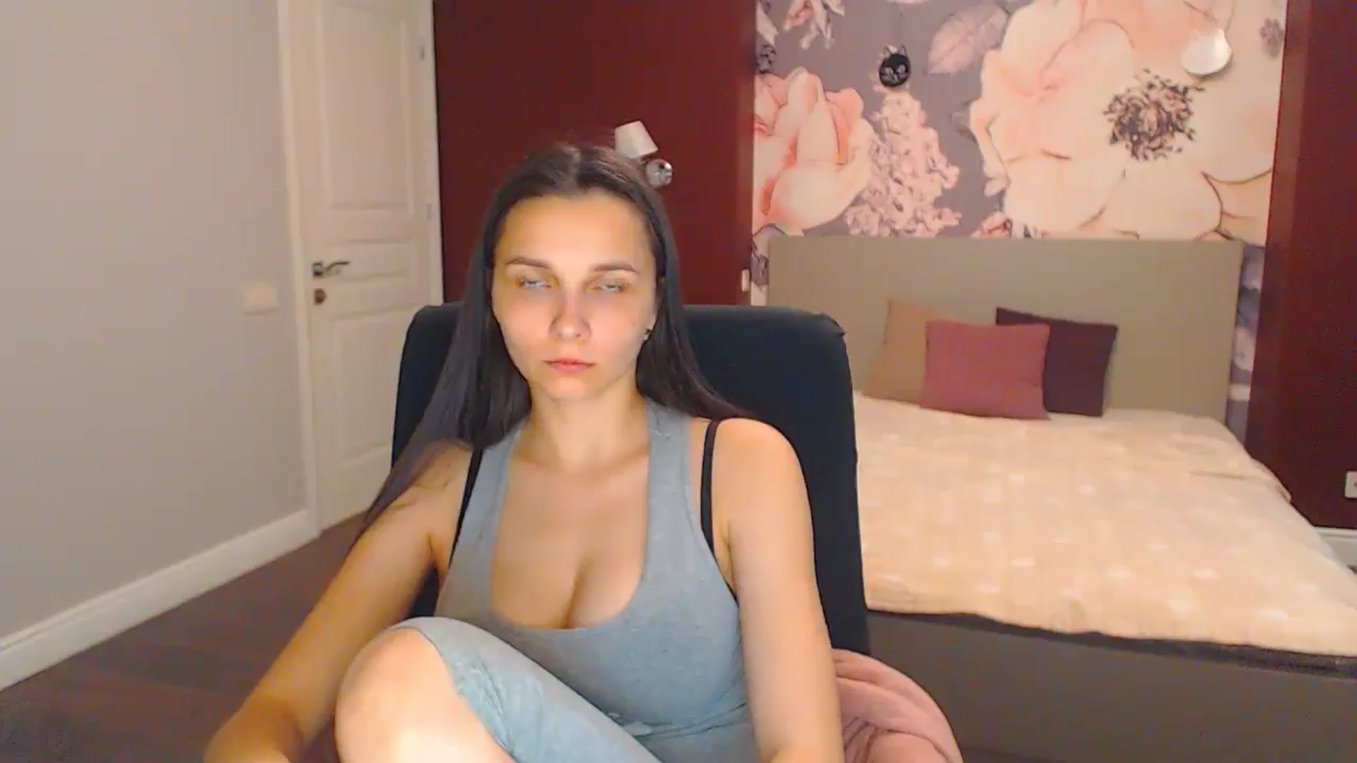 Gallery image thumbnail from Karina_Mils's myfreecams stream on, 07/26/2024, 13:39 image 7 of 20