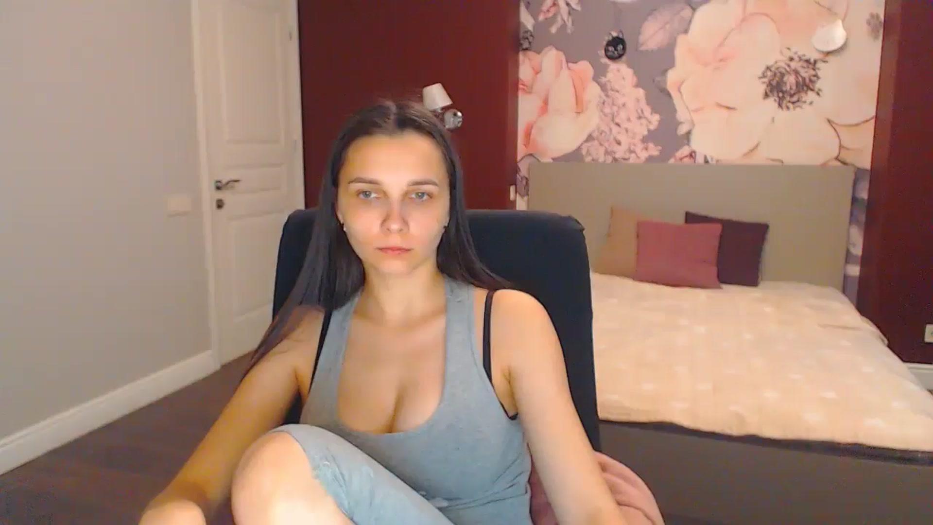 Gallery image thumbnail from Karina_Mils's myfreecams stream on, 07/26/2024, 13:39 image 10 of 20