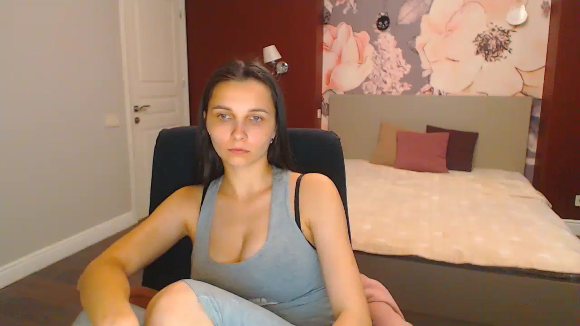 Gallery image thumbnail from Karina_Mils's myfreecams stream on, 07/26/2024, 13:39 image 18 of 20