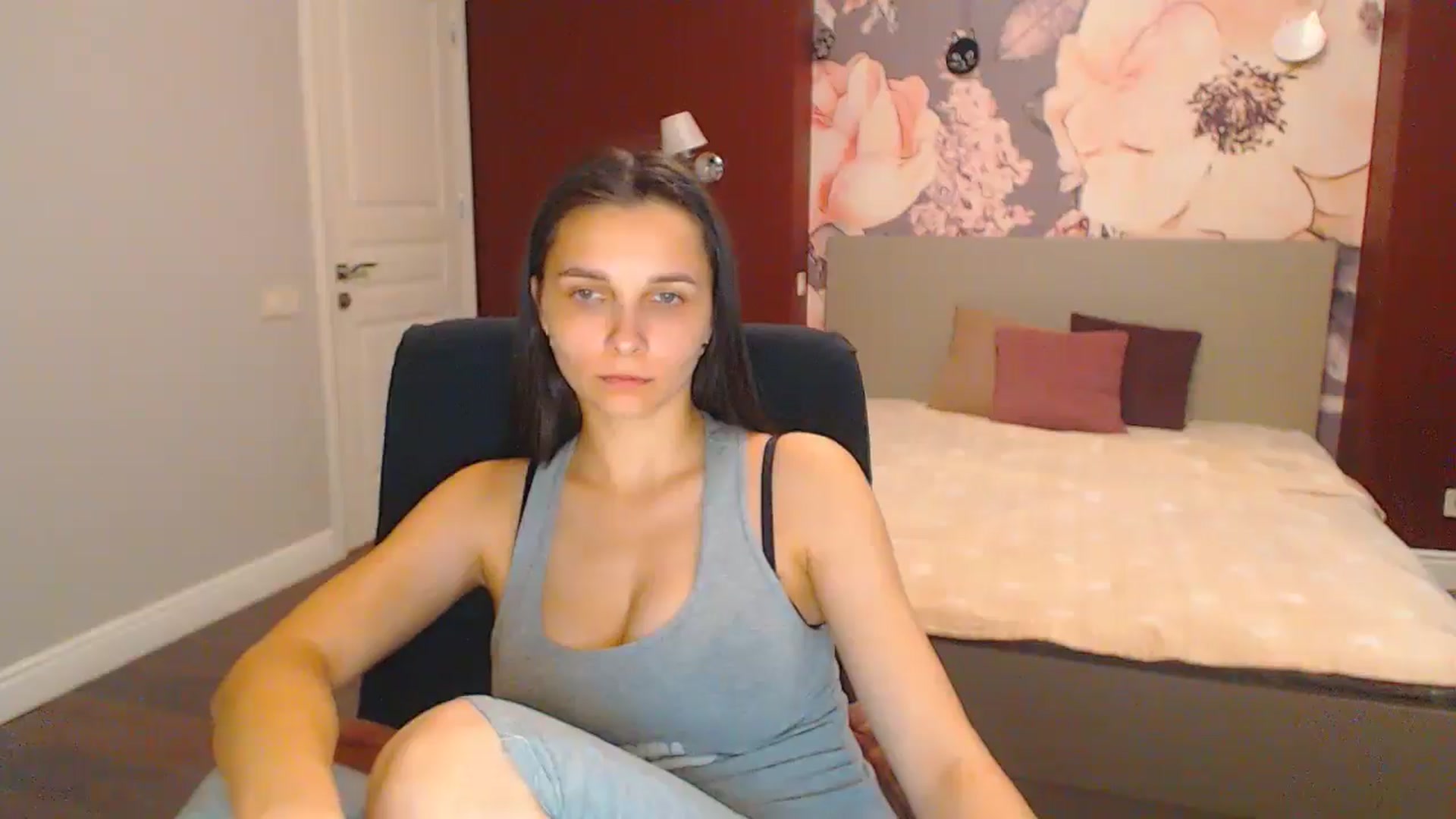 Gallery image thumbnail from Karina_Mils's myfreecams stream on, 07/26/2024, 13:39 image 15 of 20