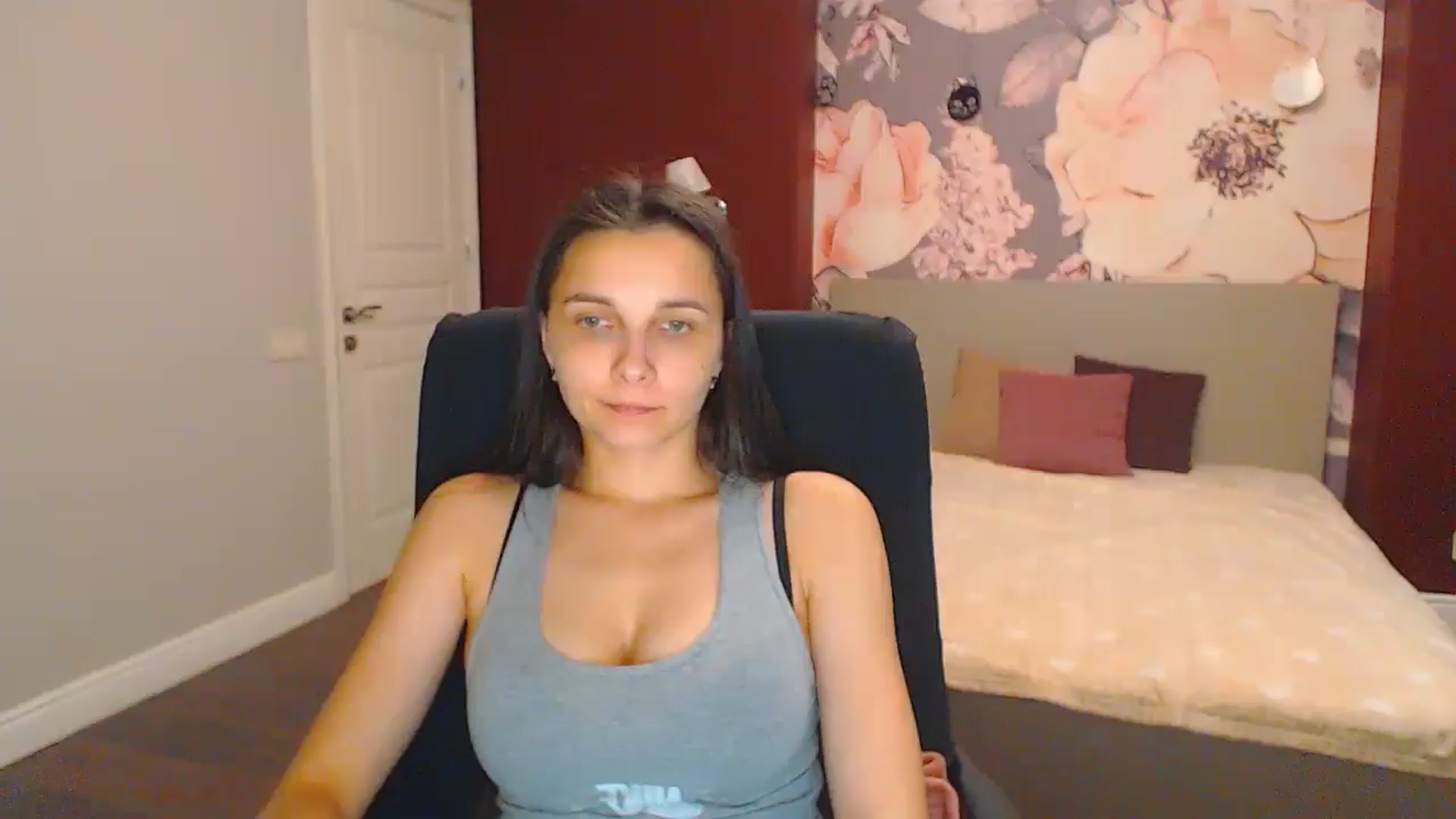 Gallery image thumbnail from Karina_Mils's myfreecams stream on, 07/26/2024, 14:35 image 15 of 20