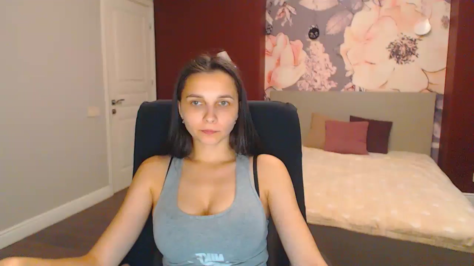 Gallery image thumbnail from Karina_Mils's myfreecams stream on, 07/26/2024, 14:35 image 12 of 20