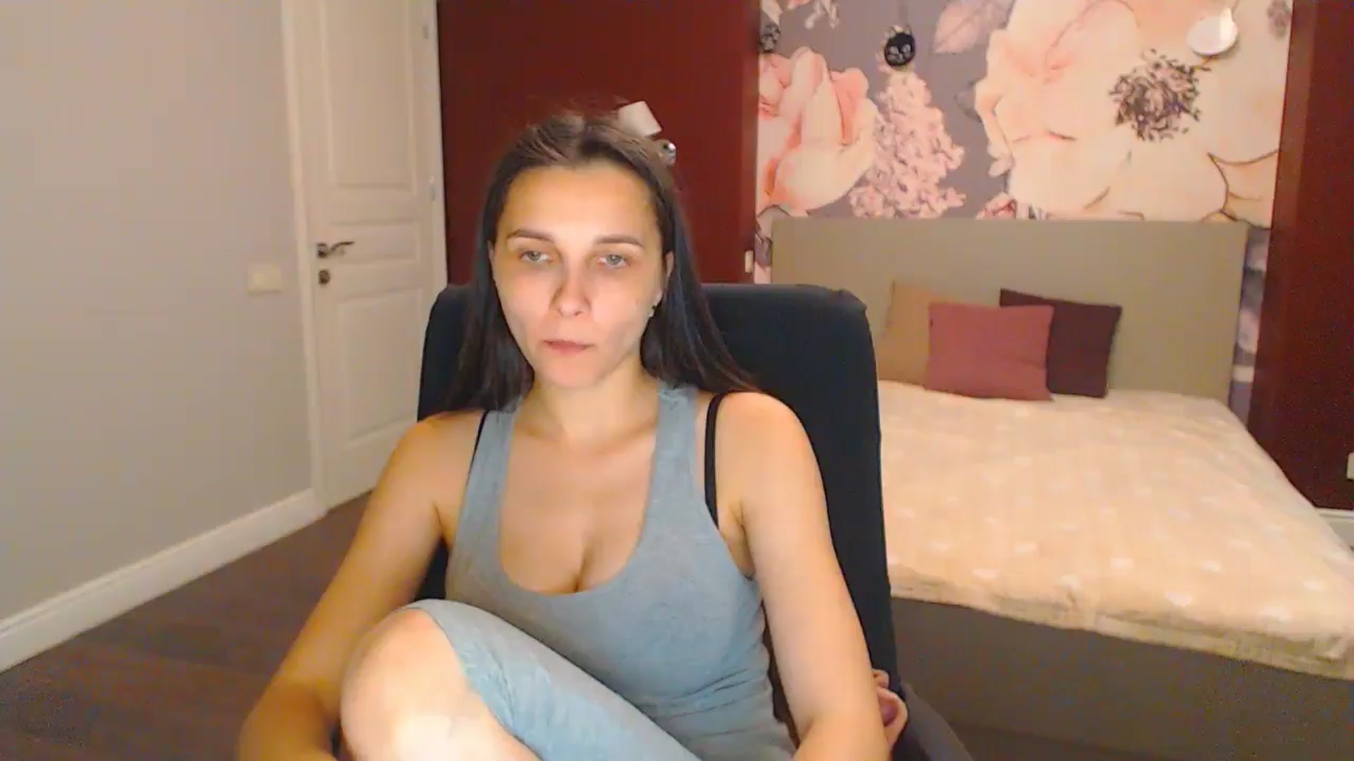 Gallery image thumbnail from Karina_Mils's myfreecams stream on, 07/26/2024, 14:35 image 1 of 20