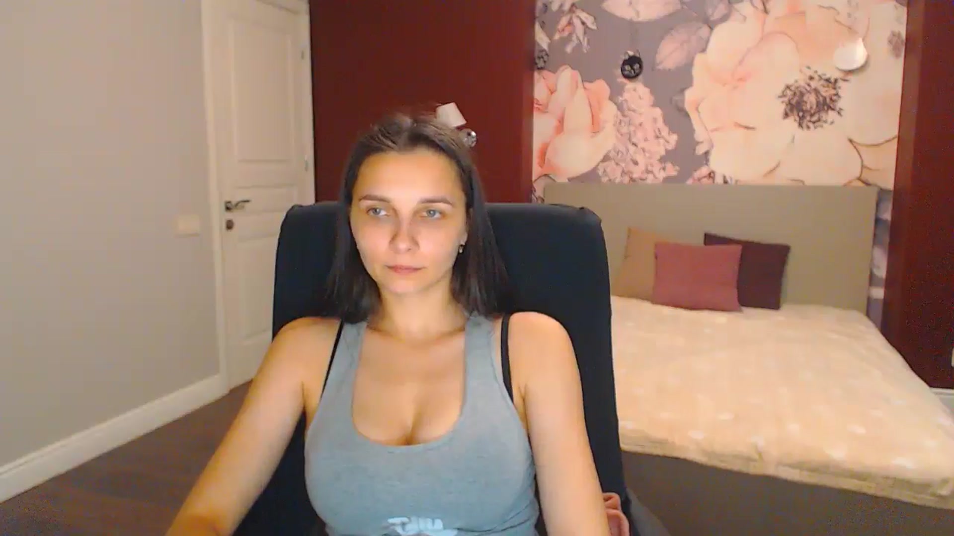 Gallery image thumbnail from Karina_Mils's myfreecams stream on, 07/26/2024, 14:35 image 17 of 20
